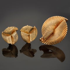 TIFFANY & CO. Retro 18k Yellow Gold Ribbon Swirl Earrings & Brooch Set