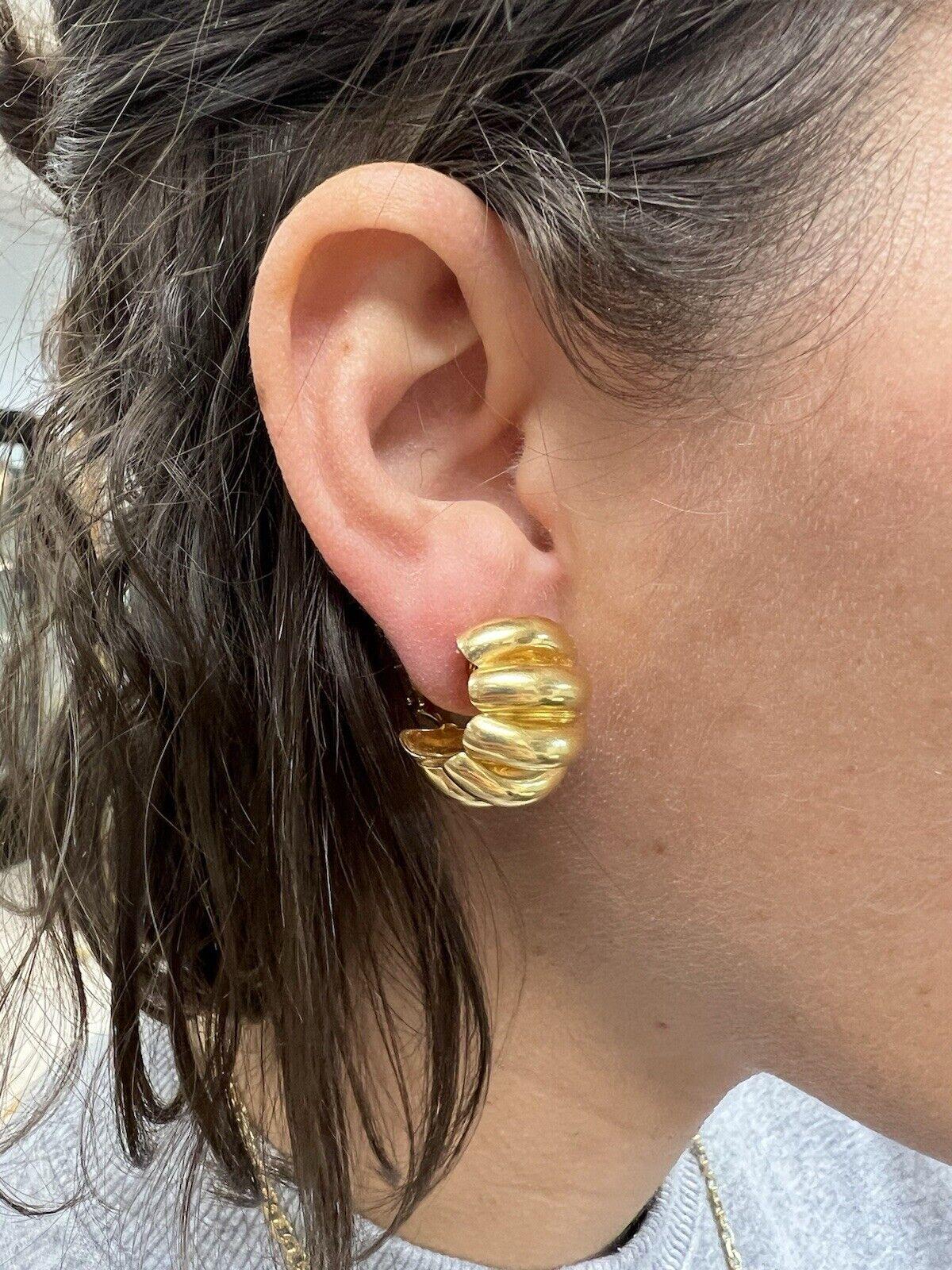 Women's or Men's TIFFANY & CO. Retro 18k Yellow Gold Shrimp Style Earrings 1950s For Sale