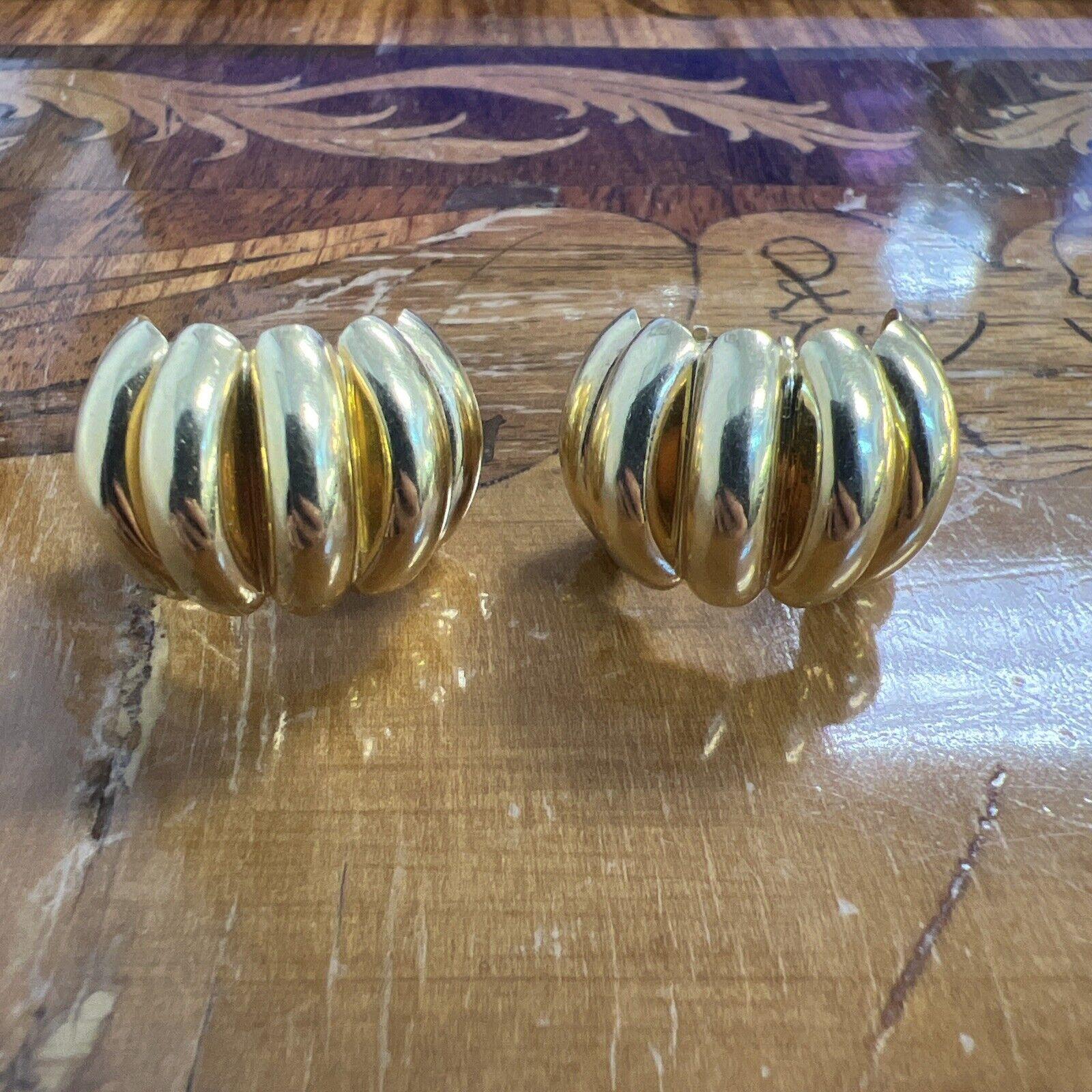 TIFFANY & CO. Retro 18k Yellow Gold Shrimp Style Earrings 1950s For Sale 2