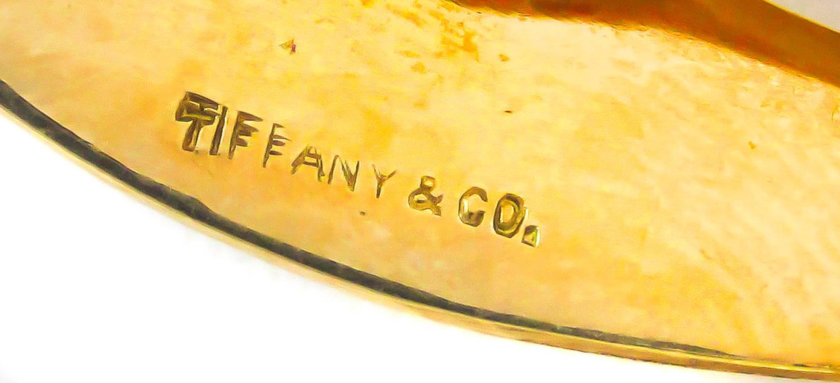 Tiffany & Co. Retro Amethyst-Gold-Schleifenbrosche (Smaragdschliff) im Angebot