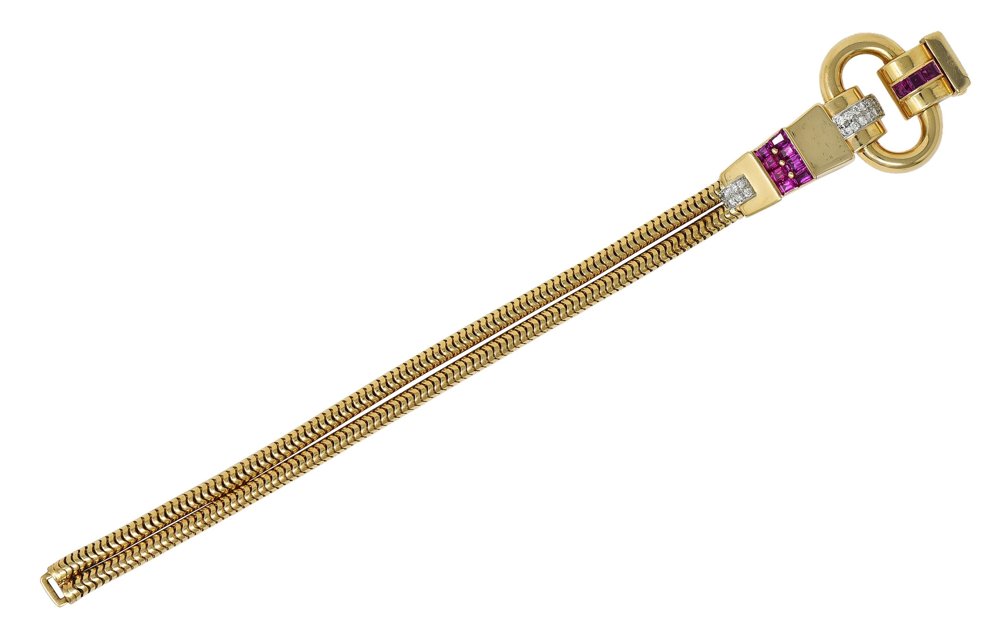 Taille carrée Tiffany & Co. Bracelet rétro en or jaune 14 carats avec diamants, rubis et platine en vente