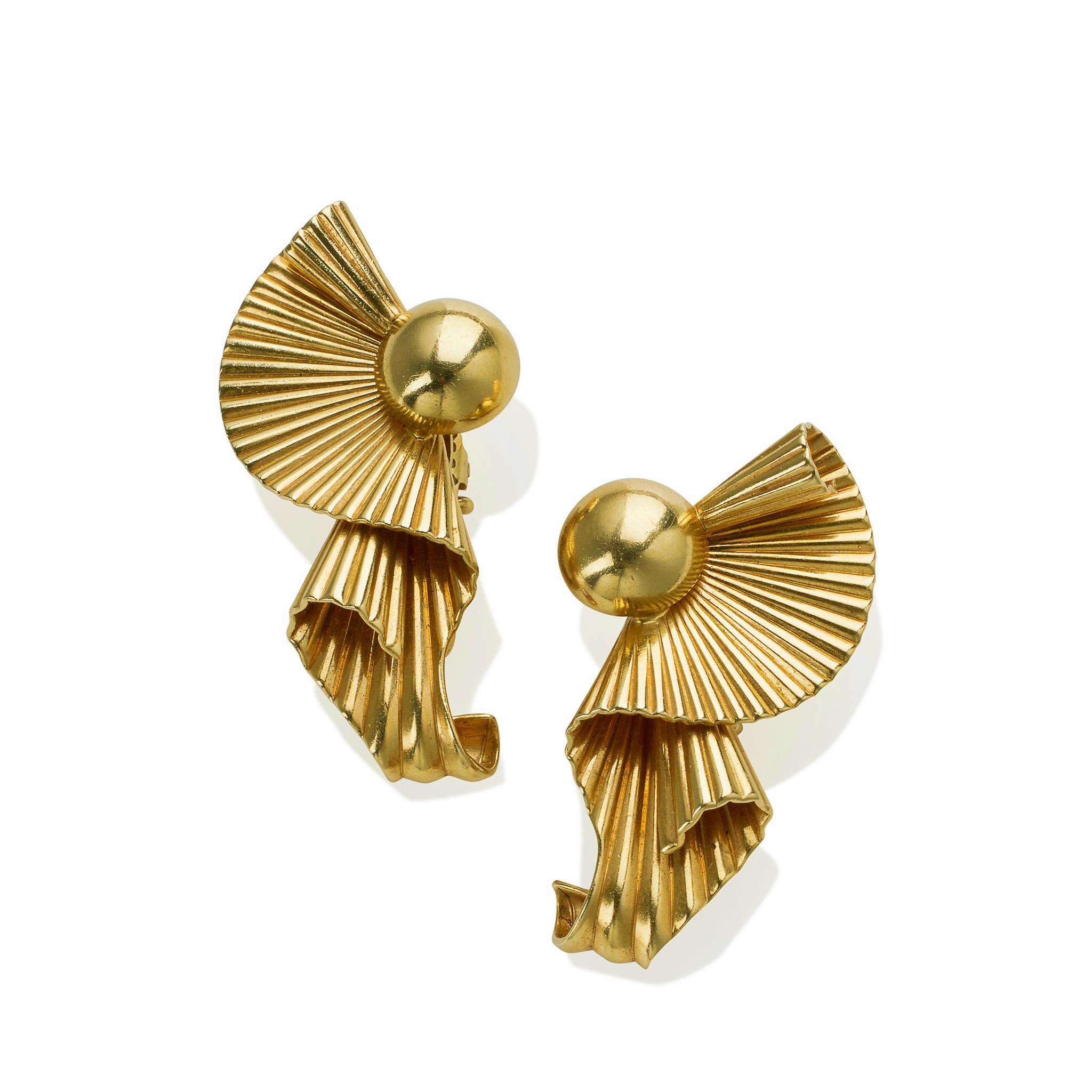 Tiffany & Co. Retro Gold Clip Earrings and Brooch 3