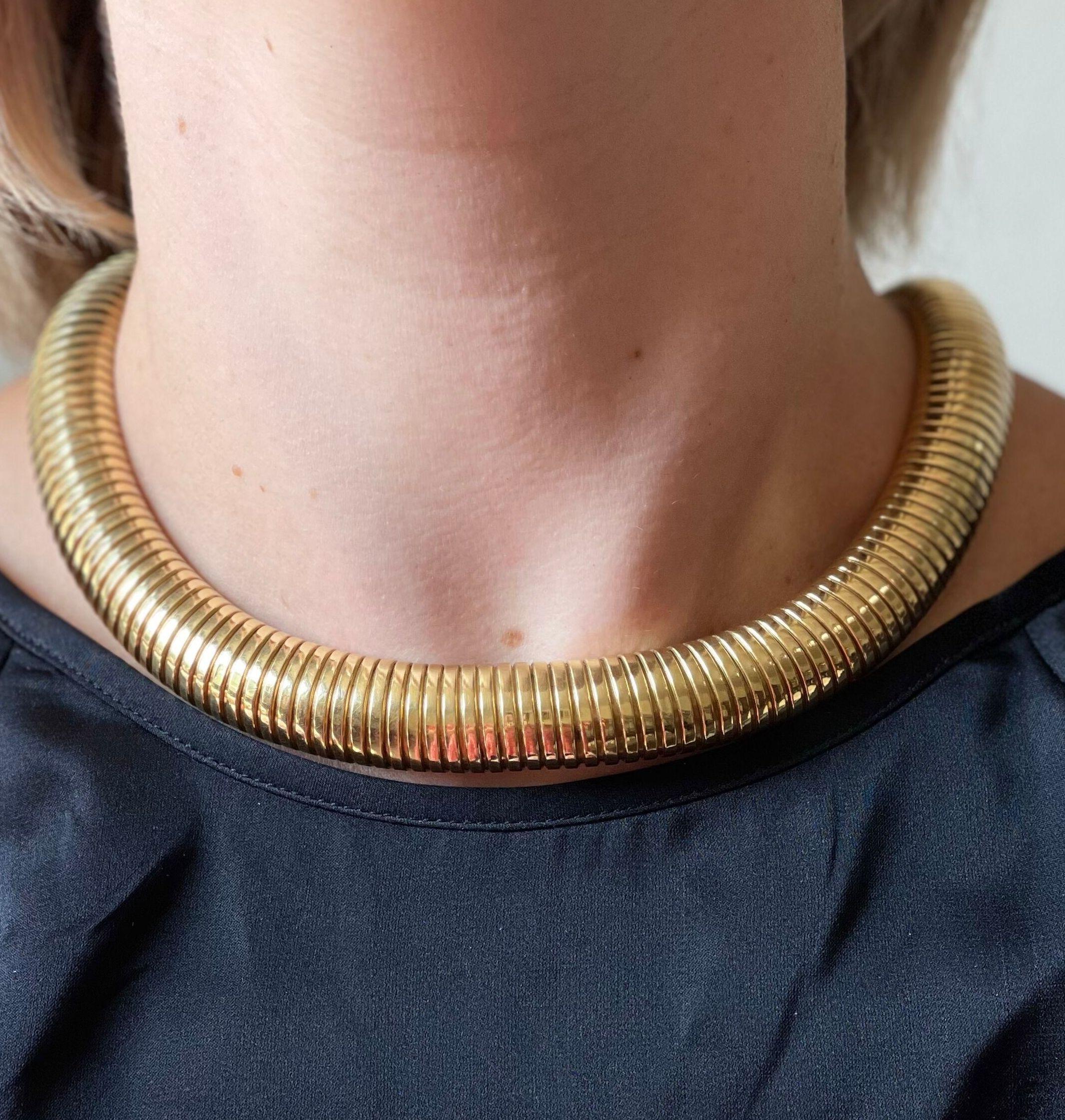 Retro-Halskette aus 18 Karat Gold im Tubogas-Stil von Tiffany & Co. Wird im Originalkarton geliefert. Die Halskette ist 15,5' lang und 5/8