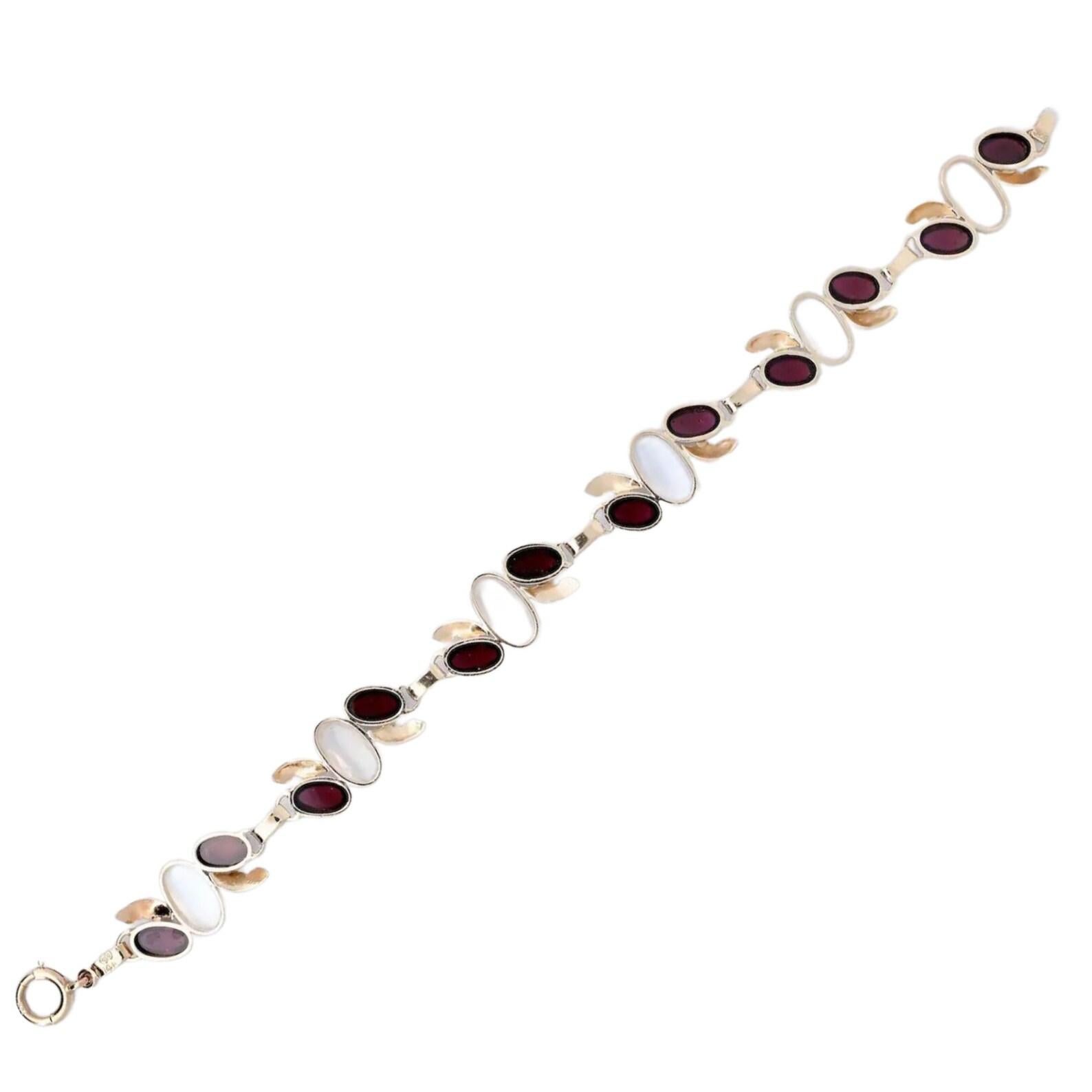 Tiffany & Co Retro-Armband aus 14 Karat Gelbgold mit Mondstein und Almandine-Granat (Ovalschliff) im Angebot