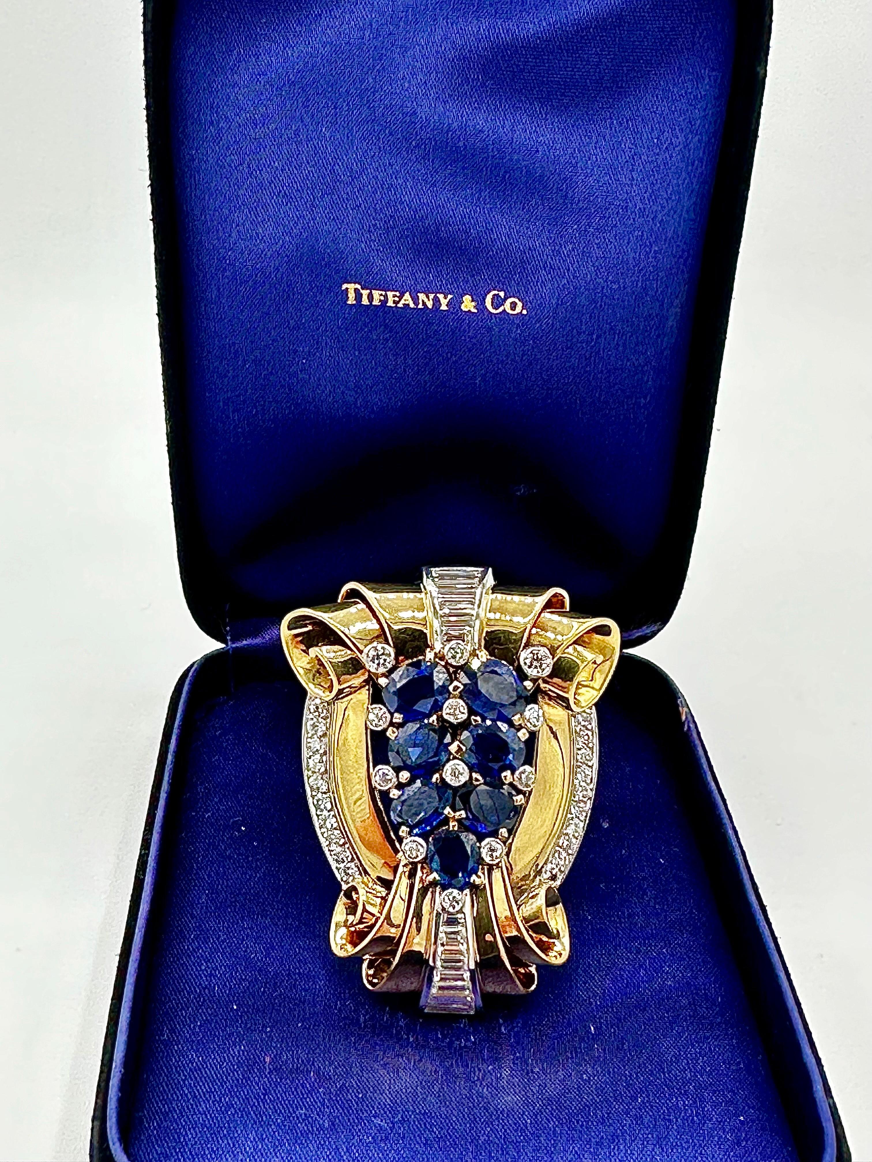 Tiffany & Co. Retro Brosche aus 18 Karat Gelbgold mit Saphiren und Diamanten im Angebot 2