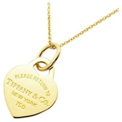 TIFFANY & Co. Return to Tiffany 18K Gold Heart Tag Pendant Necklace TIFFANY & Co. Return to Tiffany 18K Gold Heart Tag Pendant Necklace