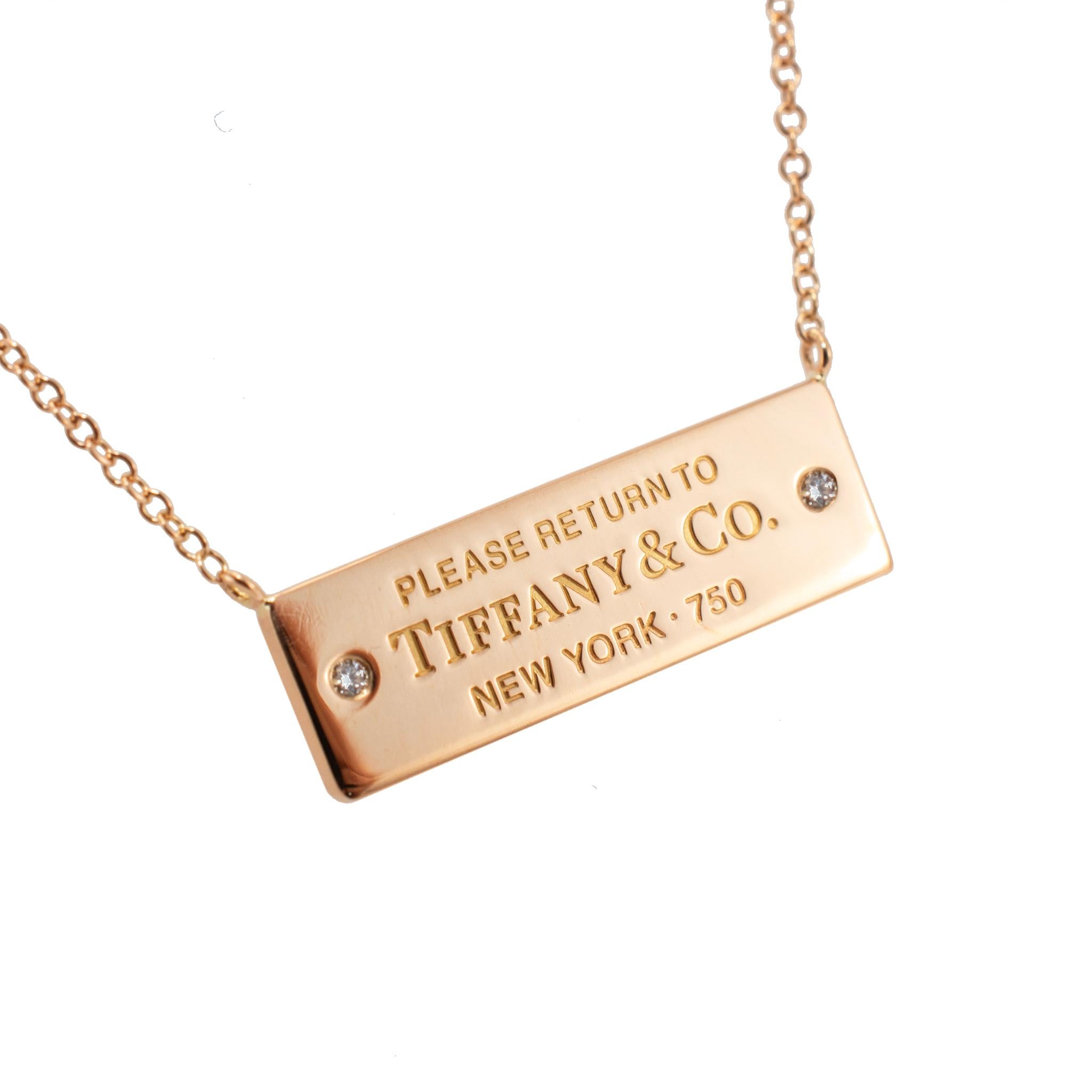 Marca: Tiffany & Co.

Sexo: Mujer

Tipo de metal: Oro amarillo de 18 quilates

Longitud:  18,00 pulgadas

Peso: 4.96 gramos

Collar de diamantes y oro amarillo de 18 quilates de diseño para mujer TIFFANY & CO. Grabado con 