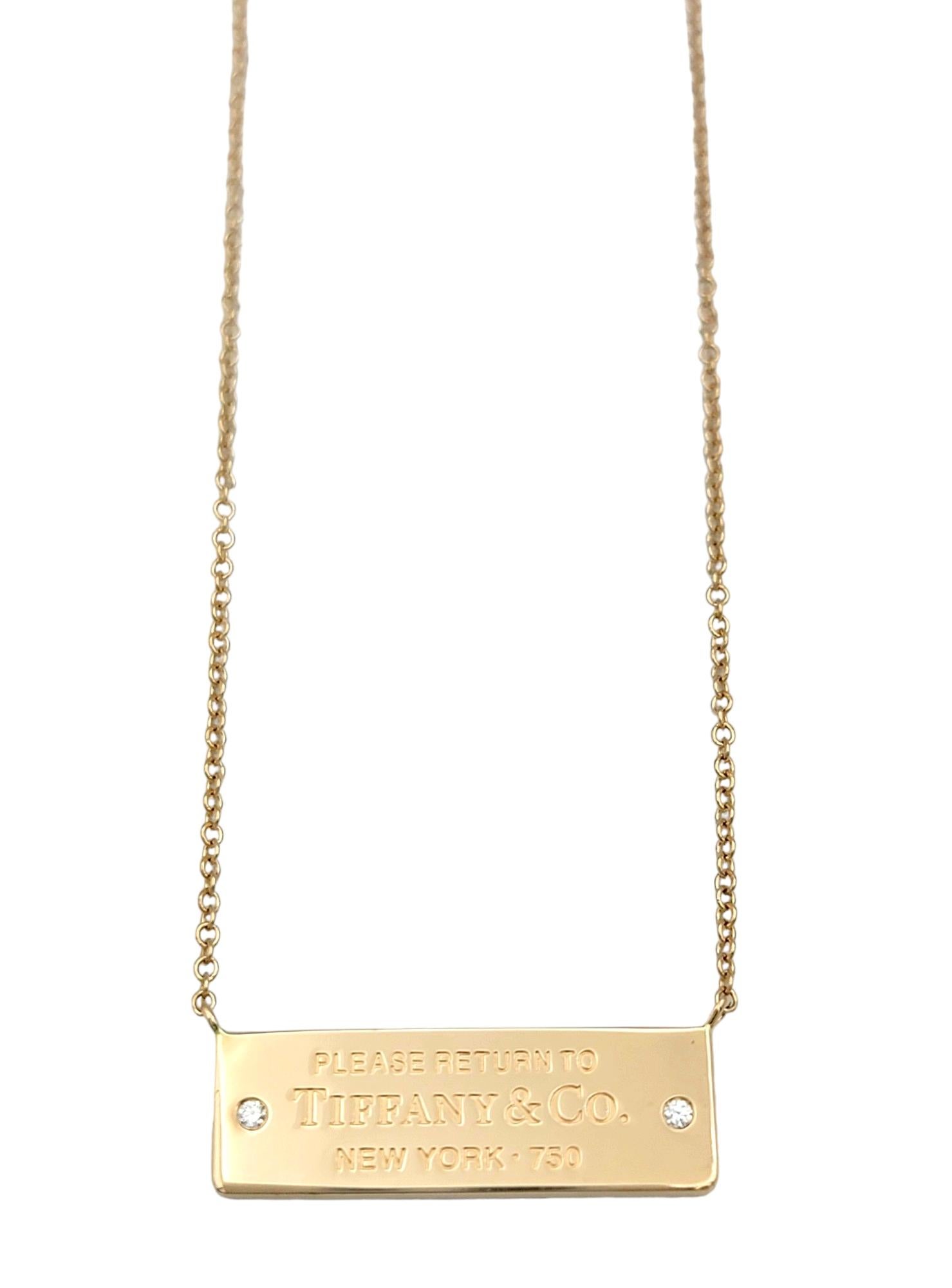 This gorgeous Tiffany & Co. bar necklace in 18 karat rose gold from the 'Return to Tiffany' Collection is a timeless piece of jewelry that exudes elegance and sophistication. The delicate rose gold bar pendant is engraved with the iconic inscription