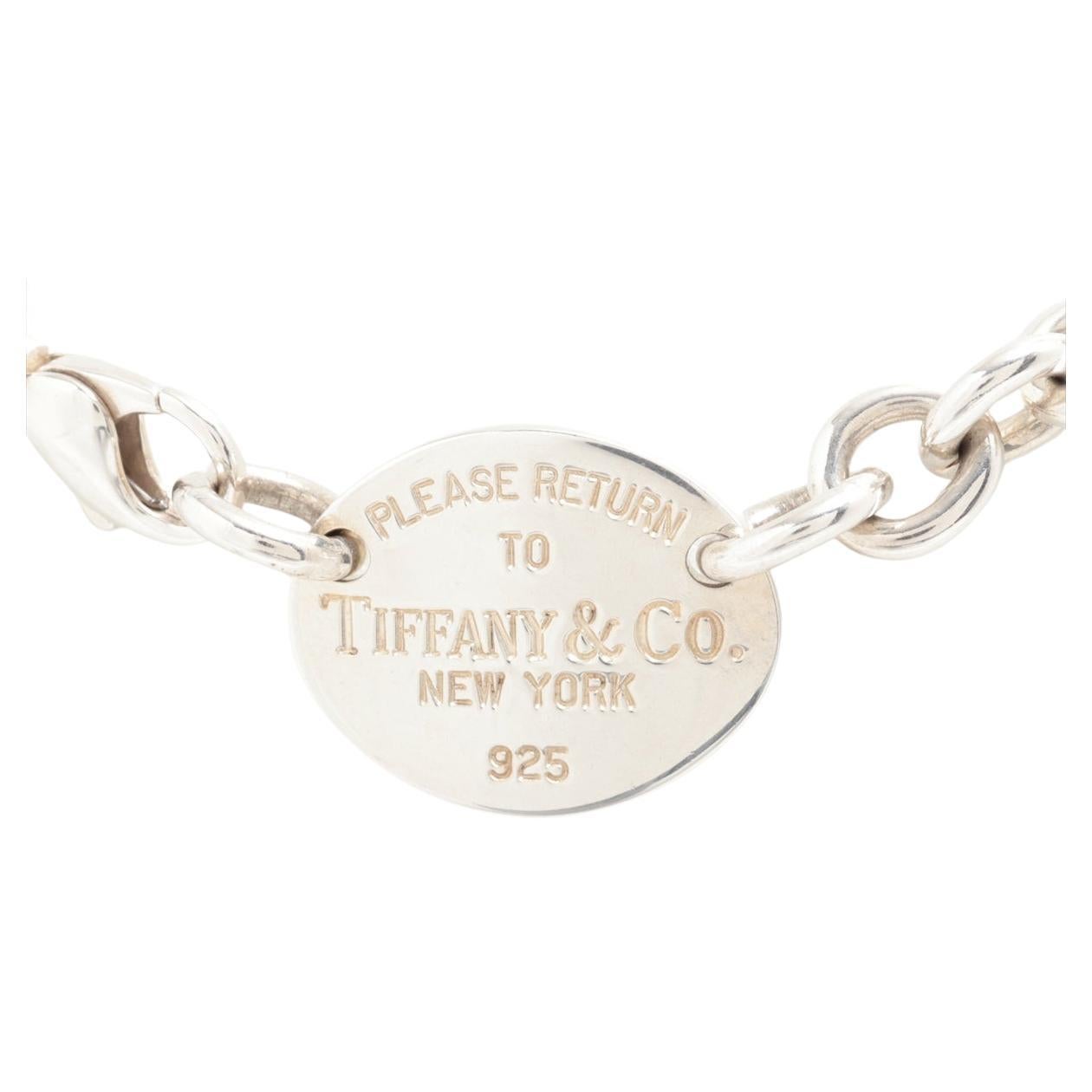 Tiffany & Co. Retour au collier à étiquette ovale Tiffany en argent