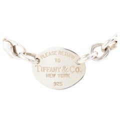 Tiffany & Co. Retour au collier à étiquette ovale Tiffany en argent