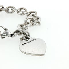 Tiffany & Co. Braccialetto con charm a forma di cuore in argento sterling "Return to Tiffany"