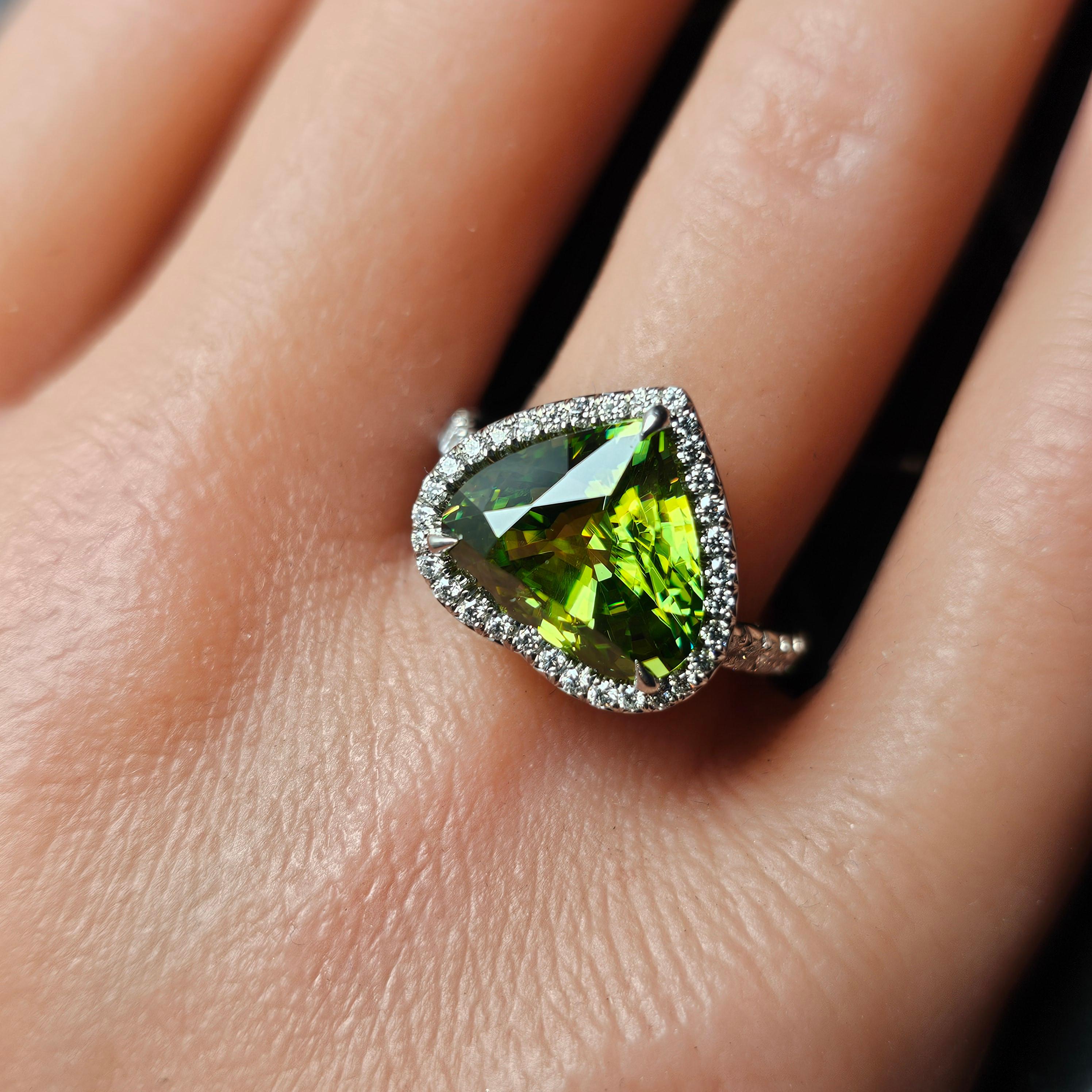 Tiffany & Co. Ring 5.87ct Sphene Heart GIA Certified Platinum Halo Diamond Sz 7 In Excellent Condition For Sale In Northbrook, IL