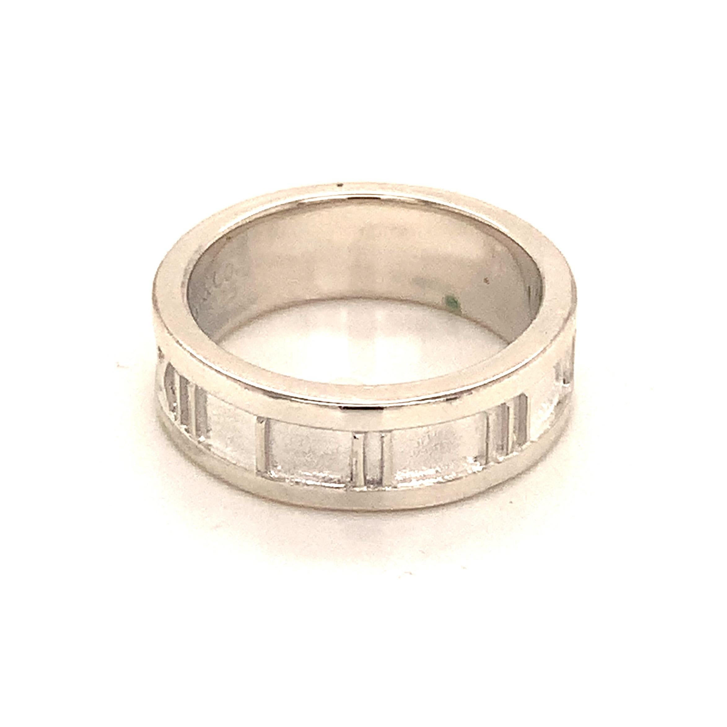 Bague de succession Tiffany & Co en argent sterling 4,7 grammes en vente 1