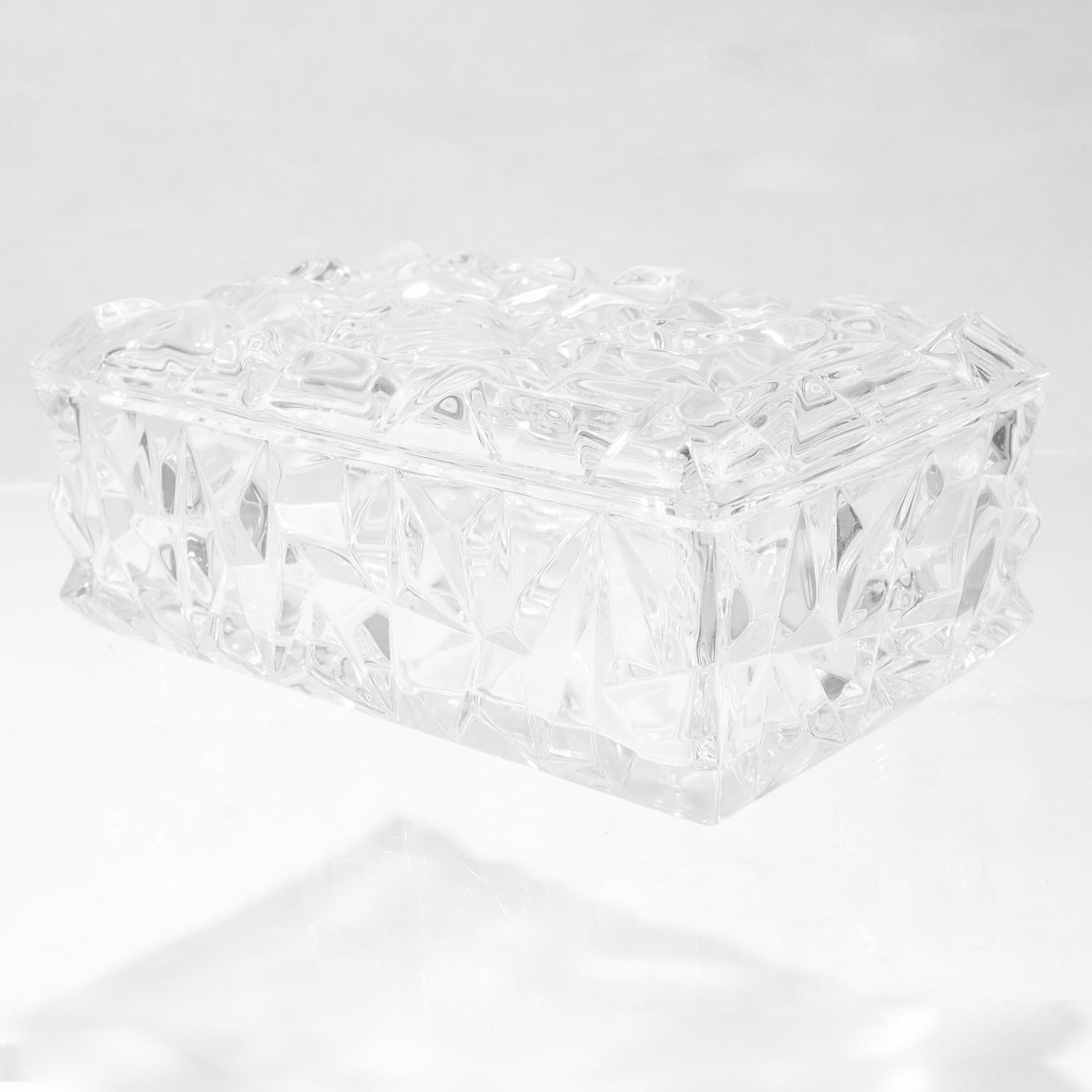 Tiffany & Co. Caja cómoda de cristal tallado con tapa en Bueno Estado en Philadelphia, PA