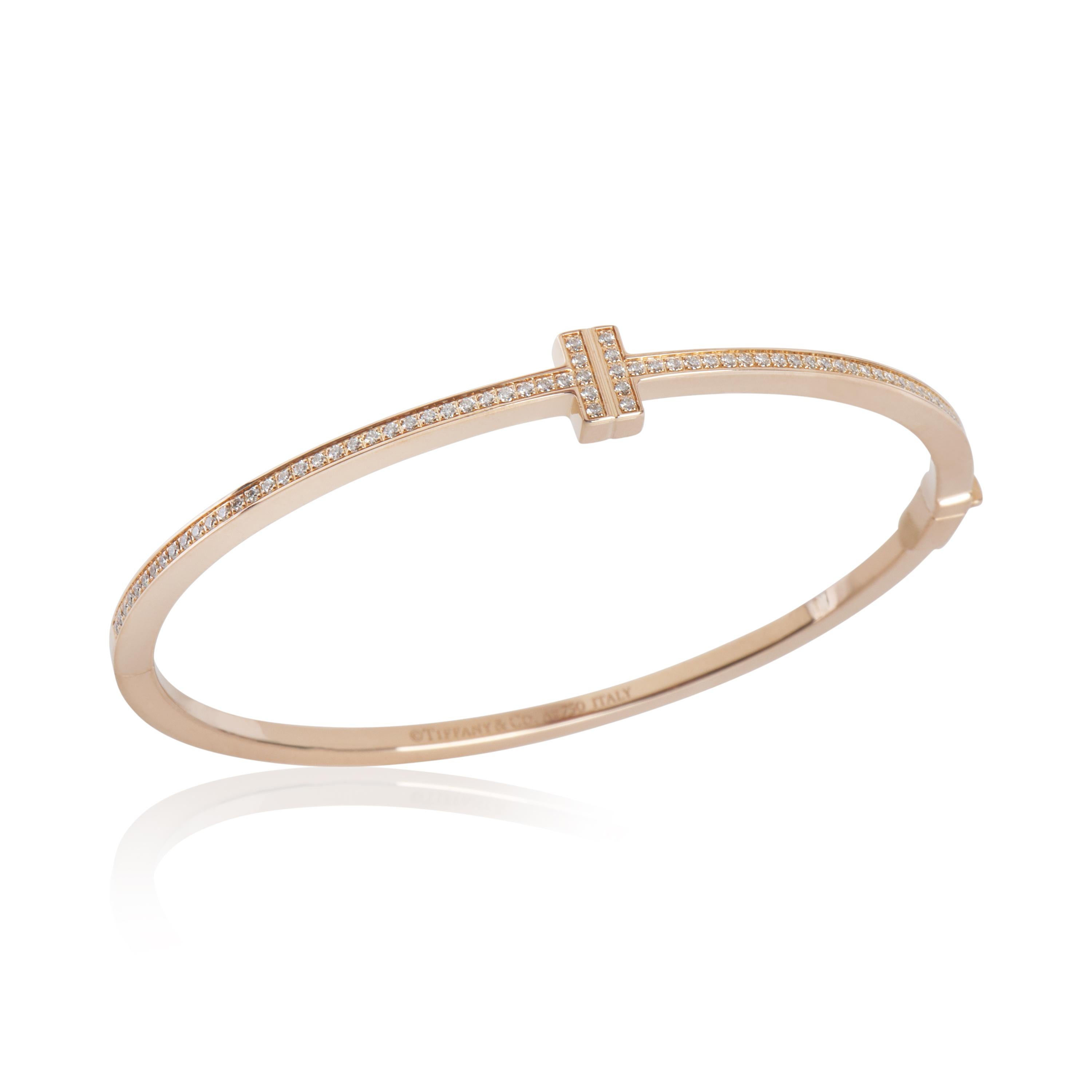 Tiffany & Co. Roségold Diamant Tiffany T Scharnierarmband

PRIMÄRE DETAILS
SKU: Z149815
Titel der Auflistung: Tiffany & Co. Roségold Diamant Tiffany T Scharnierarmband
Bedingung Beschreibung: Mit der Return To Tiffany Collection'S erfindet Tiffany