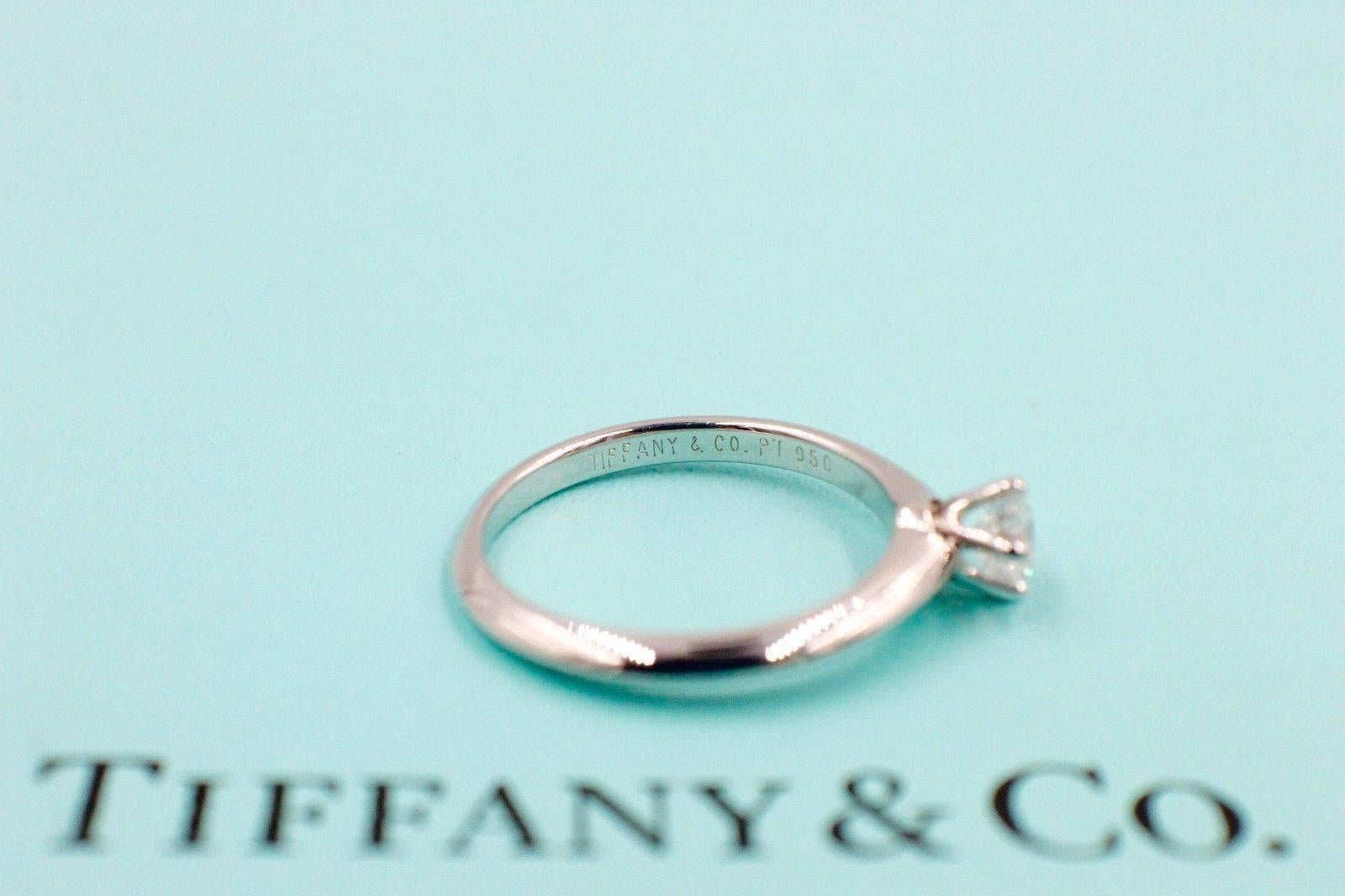 Tiffany & Co. Brillant rond 0,25 carat  Bague de fiançailles en platine et diamants I VVS2 Excellent état - En vente à San Diego, CA