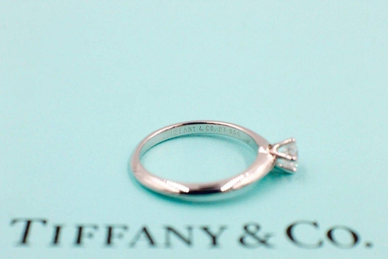 Tiffany and Co. Round Brilliant 0.25ct I VVS2 Diamond and Platinum  Engagement Ring For Sale at 1stDibs