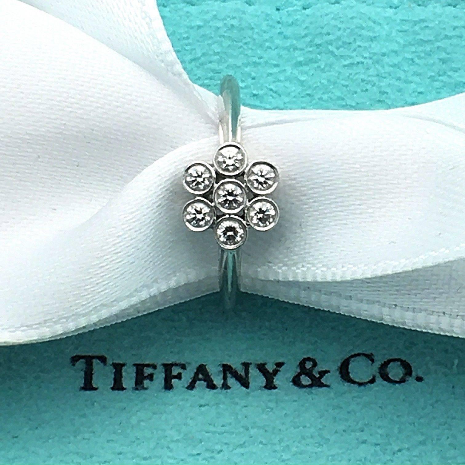 Tiffany & Co. Round Brilliant 0.30 Carat F VVS Diamond Flower Ring in Platinum For Sale 1