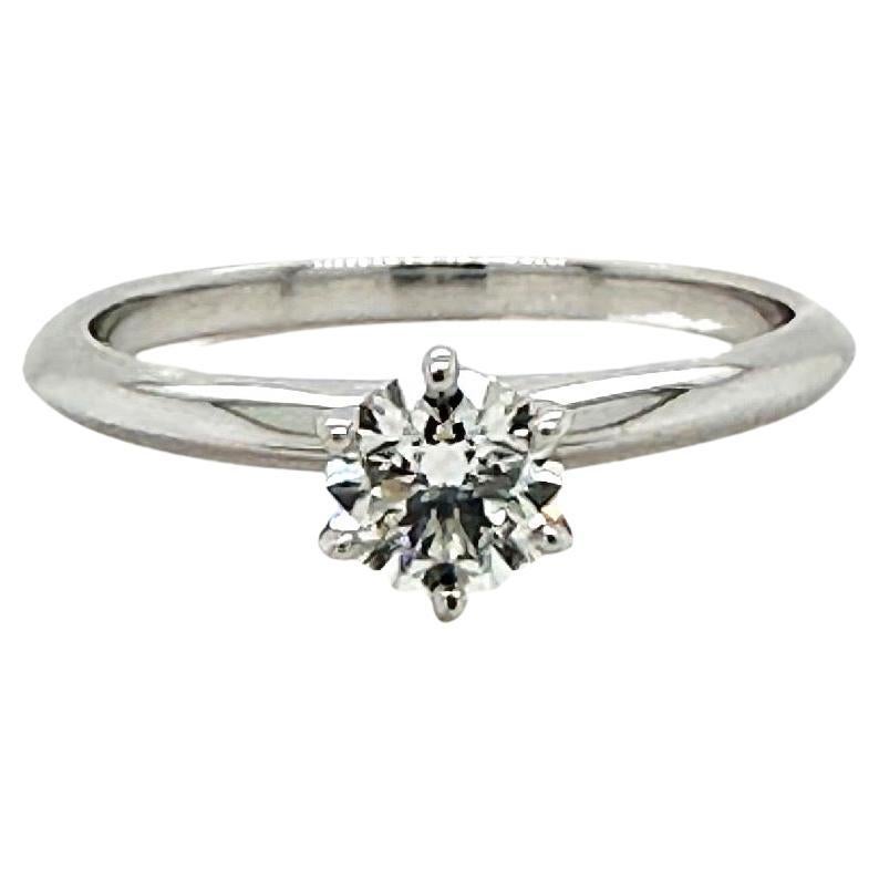 Tiffany & Co. Round Brilliant 0.47 cts I VS1 Diamond Platinum Engagement Ring For Sale
