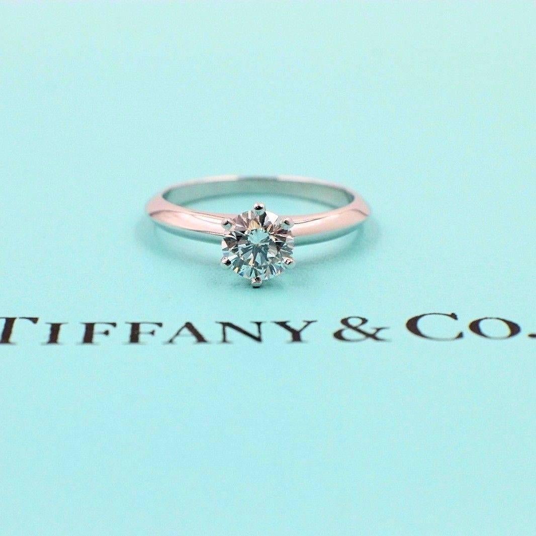 Modern Tiffany & Co. Round Brilliant 0.70 cts H VVS2 Diamond Platinum Solitaire Ring