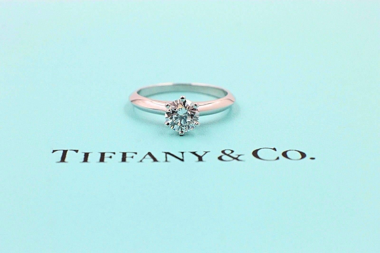 Round Cut Tiffany & Co. Round Brilliant 0.70 cts H VVS2 Diamond Platinum Solitaire Ring