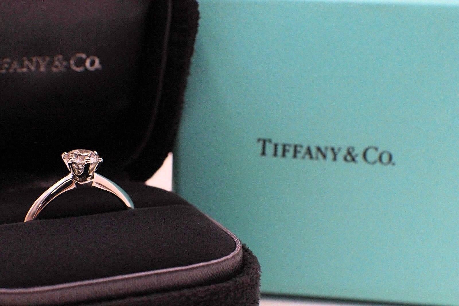 Tiffany & Co. Round Brilliant 0.70 cts H VVS2 Diamond Platinum Solitaire Ring 2