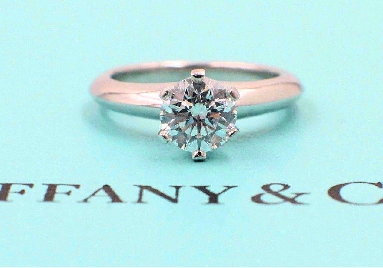 Modern Tiffany & Co. Round Brilliant 0.75ct H VS1 Diamond & Platinum Engagement Ring