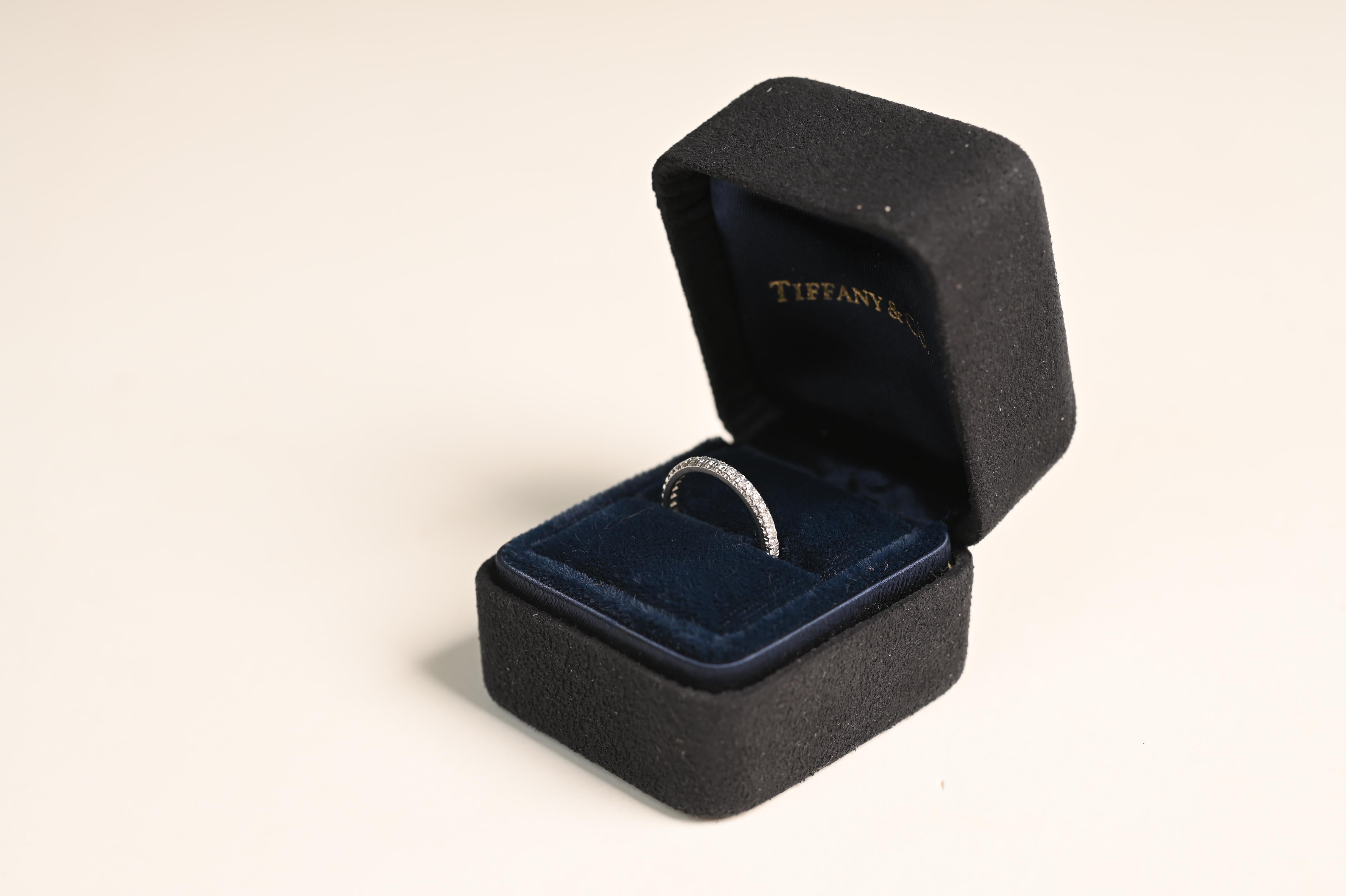 Tiffany & Co. Runder Diamantring mit Brillantschliff (ca. 0,4 Karat), Platin (Rundschliff) im Angebot