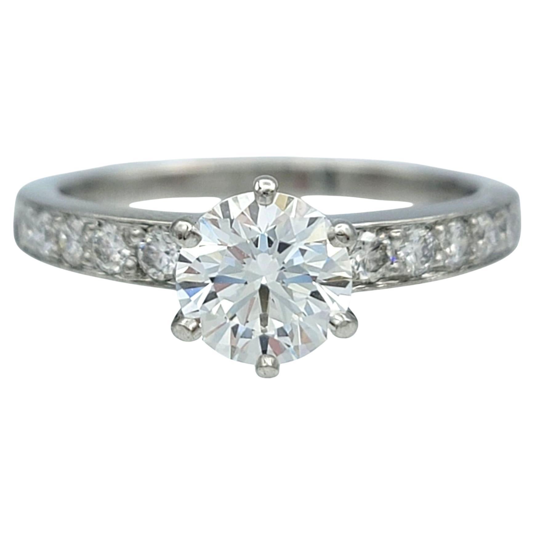 Tiffany & Co. Verlobungsring aus poliertem Platin mit rundem Diamanten im Brillantschliff