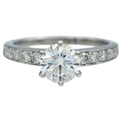 Tiffany & Co. Verlobungsring aus poliertem Platin mit rundem Diamanten im Brillantschliff