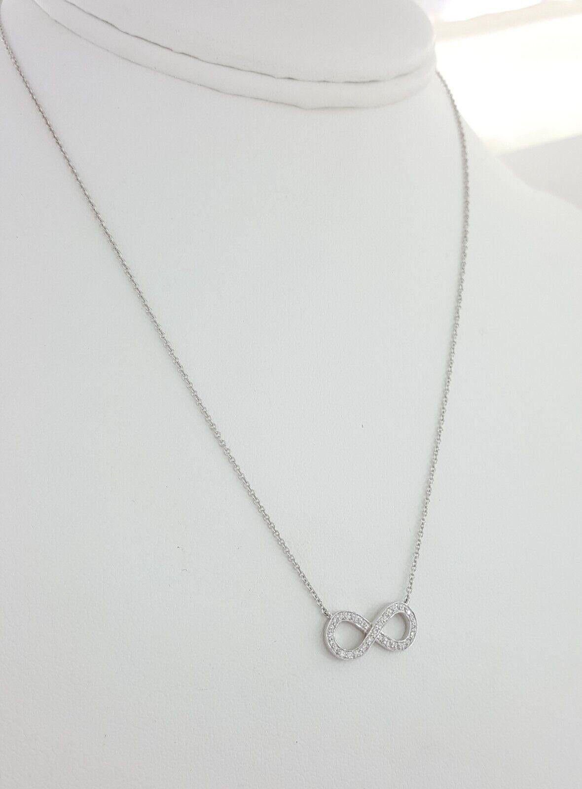 Tiffany & Co. Runder Brillantschliff Diamant Infinity-Anhänger (Rundschliff)