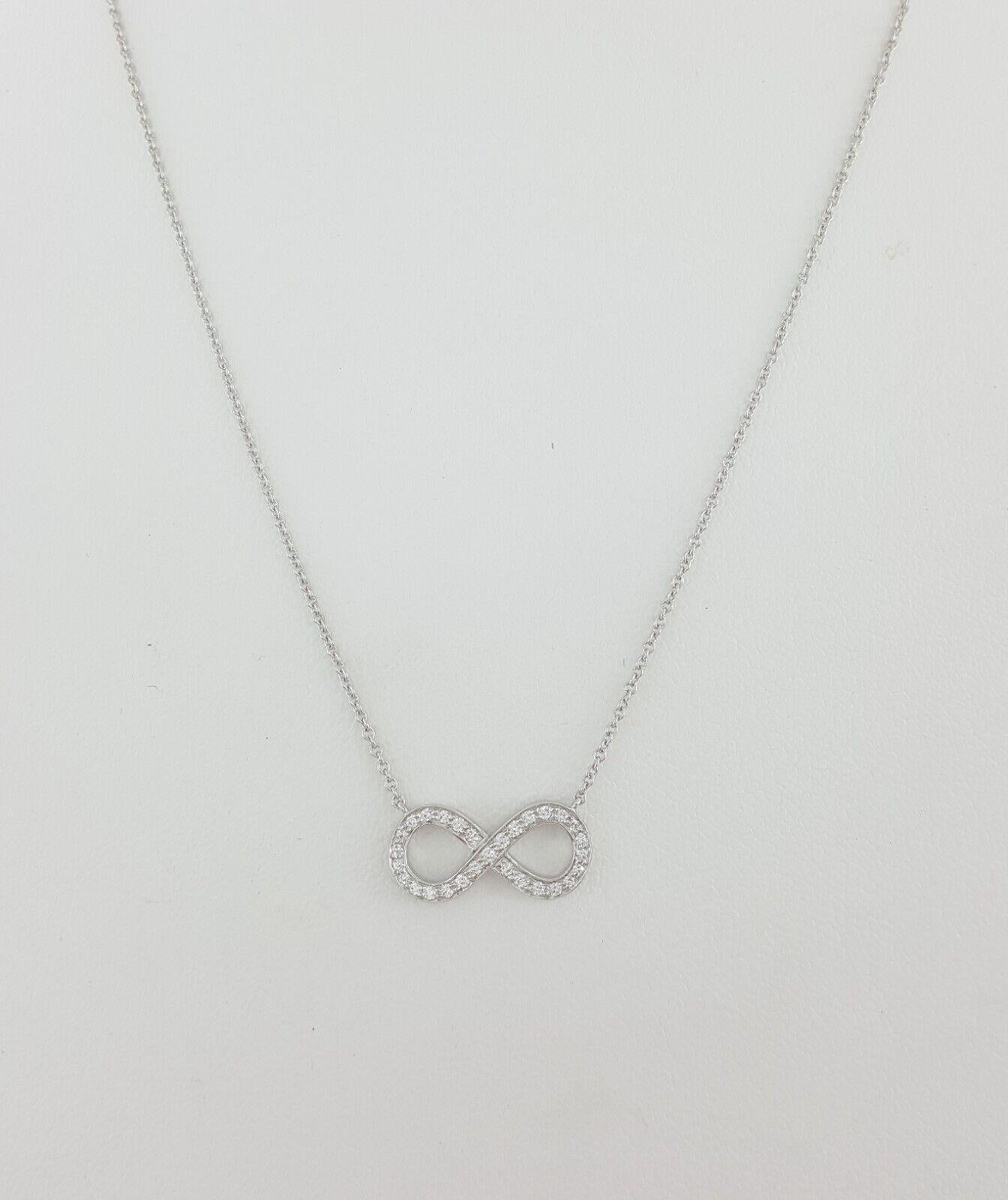 Tiffany & Co. Runder Brillantschliff Diamant Infinity-Anhänger im Zustand „Hervorragend“ in Chicago, IL