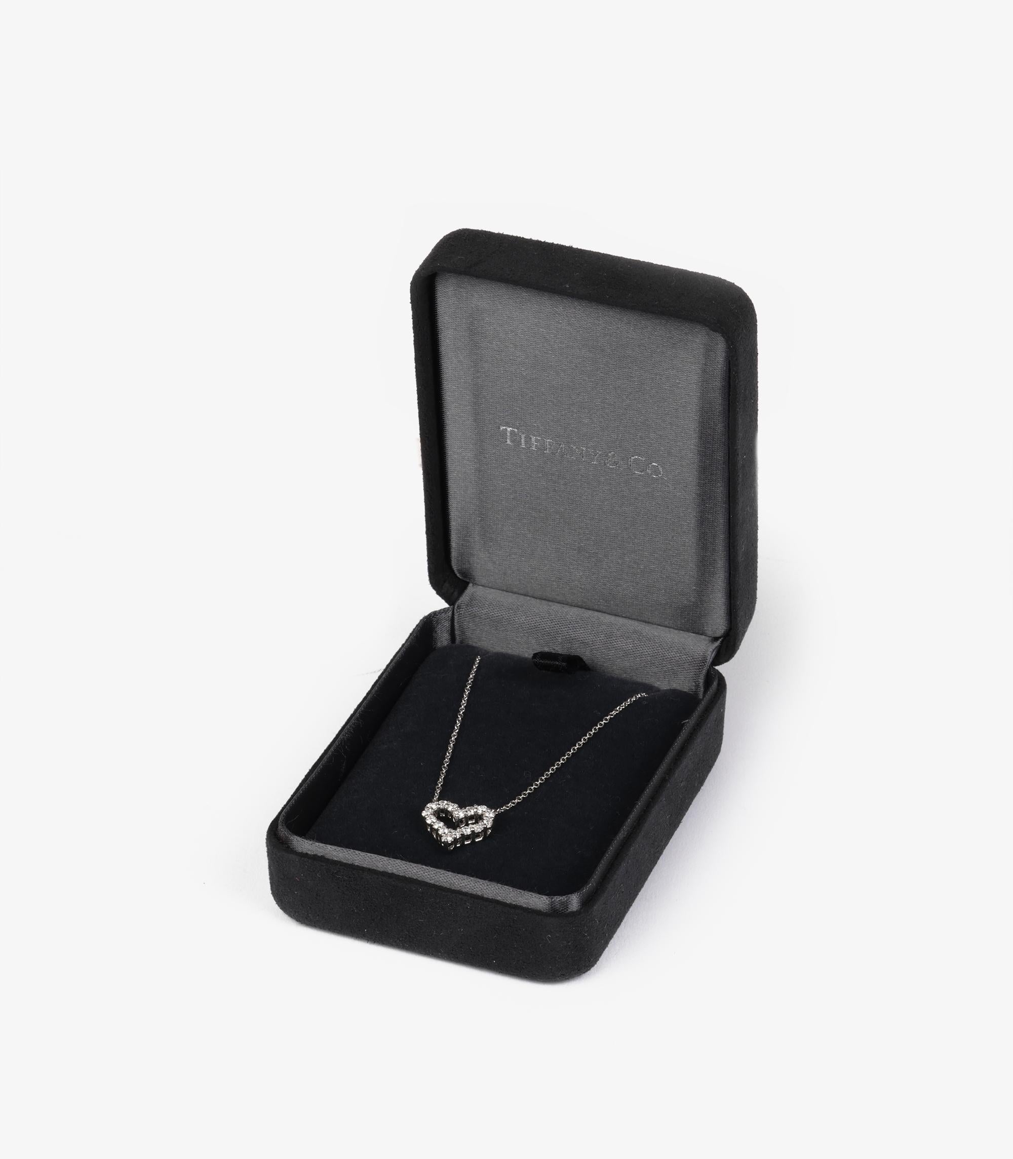 Tiffany & Co. Mini ciondolo con diamante rotondo taglio Brilliante in platino Tiffany Hearts In condizioni ottime in vendita a Bishop's Stortford, Hertfordshire