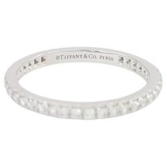 Tiffany & Co.  Bague d'éternité en diamants de taille ronde et brillante