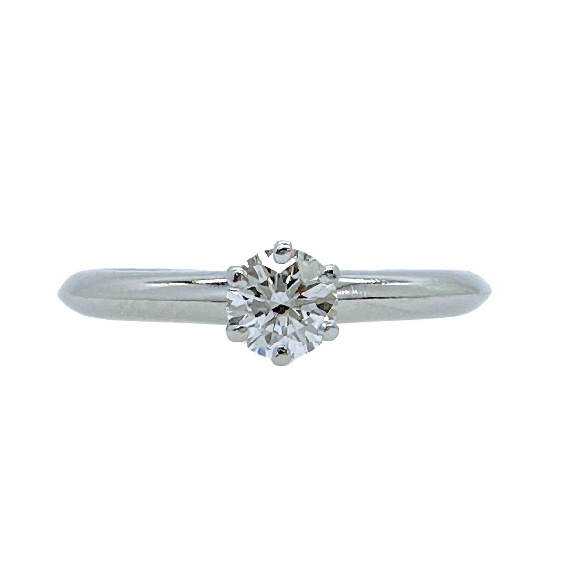 Women's or Men's Tiffany & Co. Round Brilliant Diamond 0.29 cts D IF Solitaire Engagement Ring For Sale