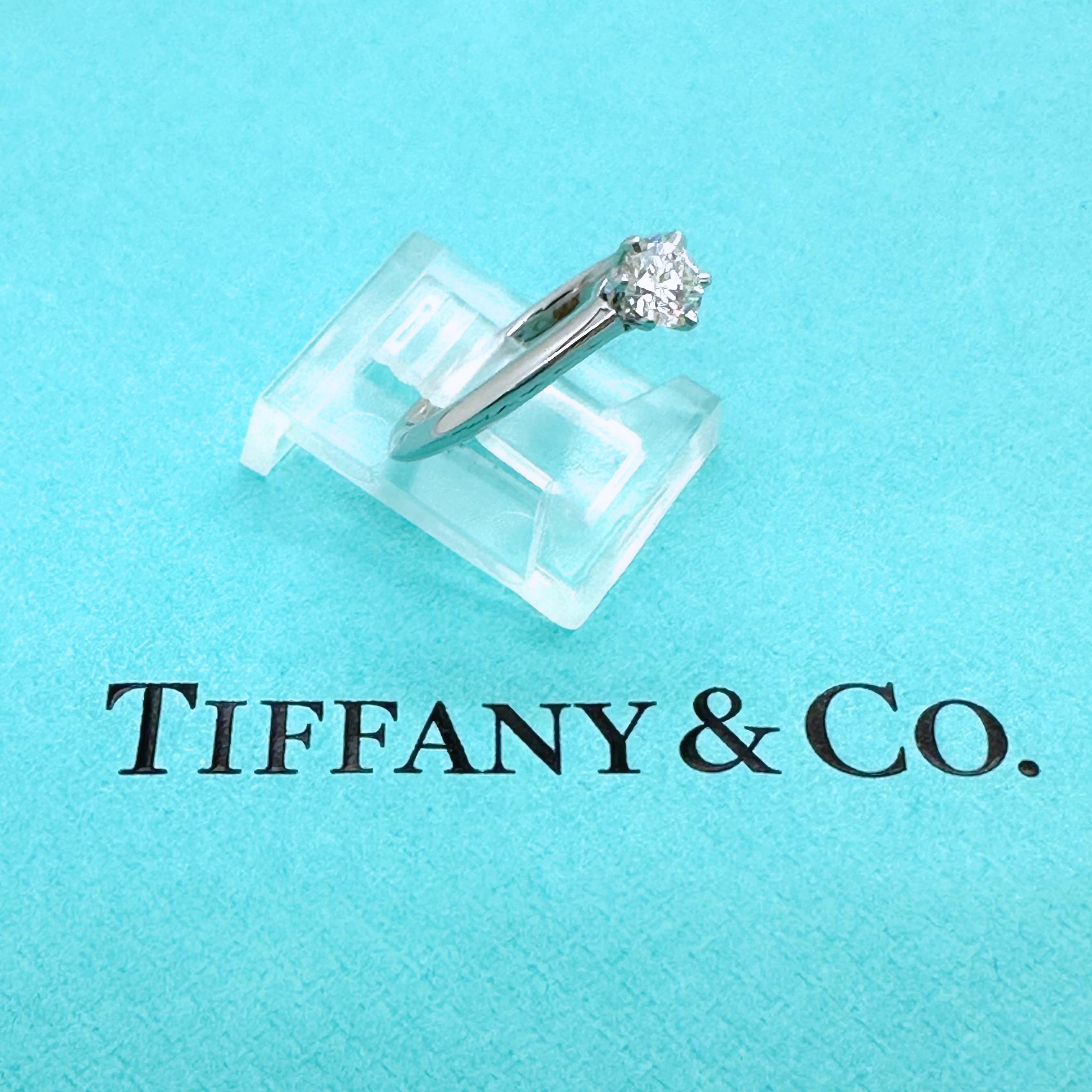 Tiffany & Co Round Brilliant Diamond 0.33 ct H VS1 Solitair Plat Engagement Ring For Sale 8