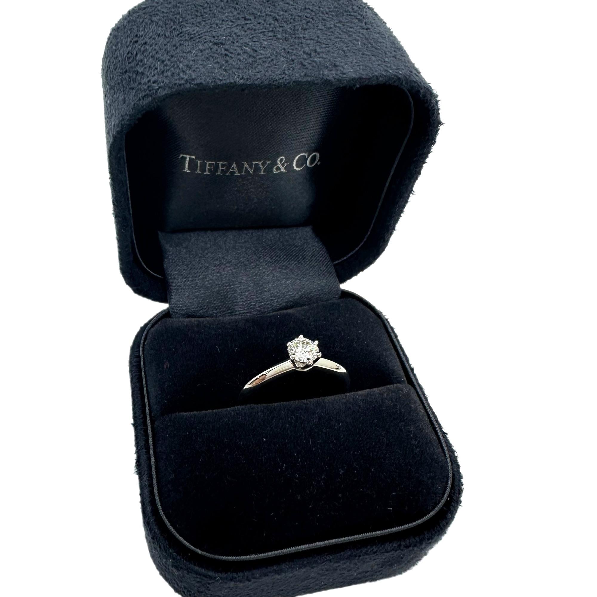 Round Cut Tiffany & Co Round Brilliant Diamond 0.33 ct H VS1 Solitair Plat Engagement Ring For Sale