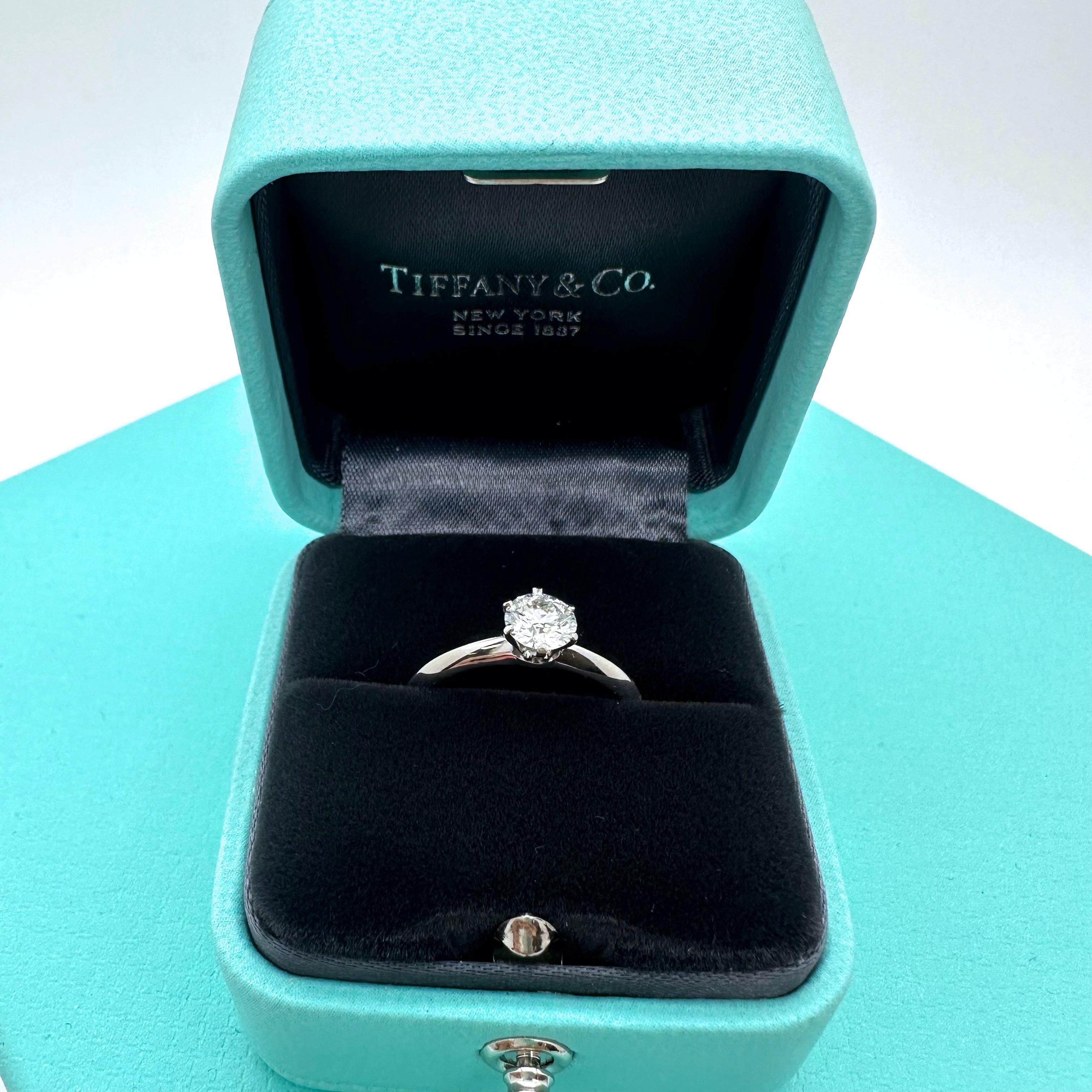 Tiffany & Co. Round Brilliant Diamond 0.57 cts G VVS1 Solitaire Engagement Ring For Sale 6
