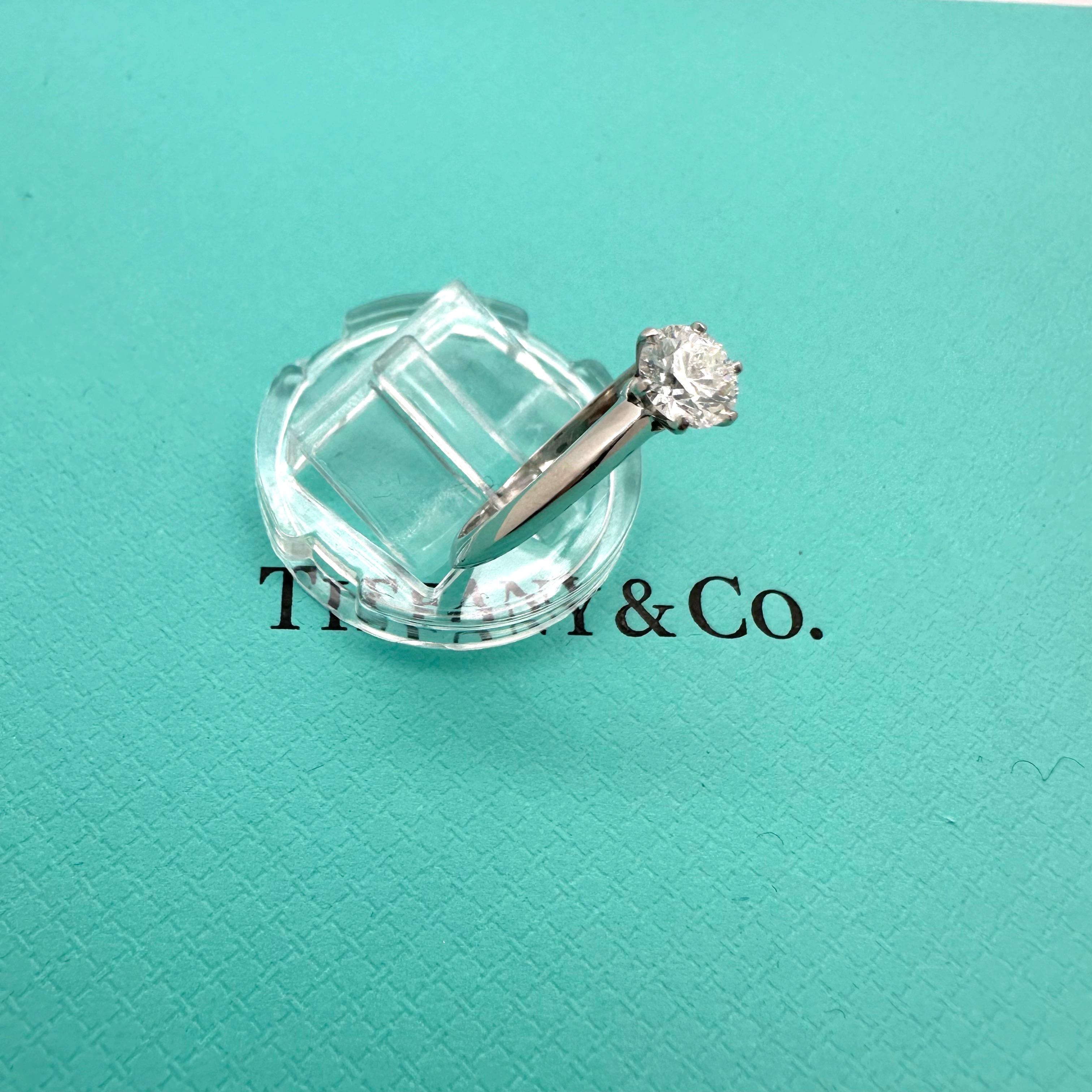 Tiffany & Co. Round Brilliant Diamond 0.57 cts G VVS1 Solitaire Engagement Ring For Sale 8