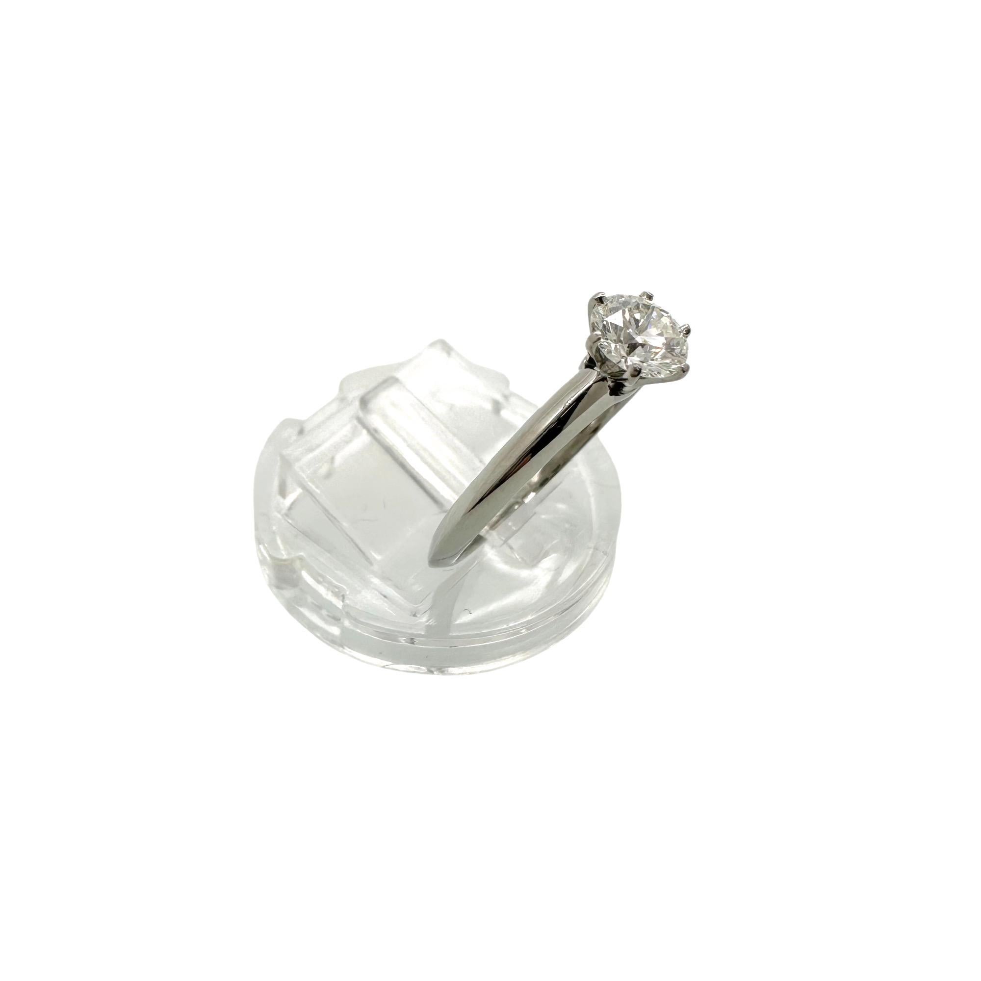 Women's Tiffany & Co. Round Brilliant Diamond 0.57 cts G VVS1 Solitaire Engagement Ring For Sale