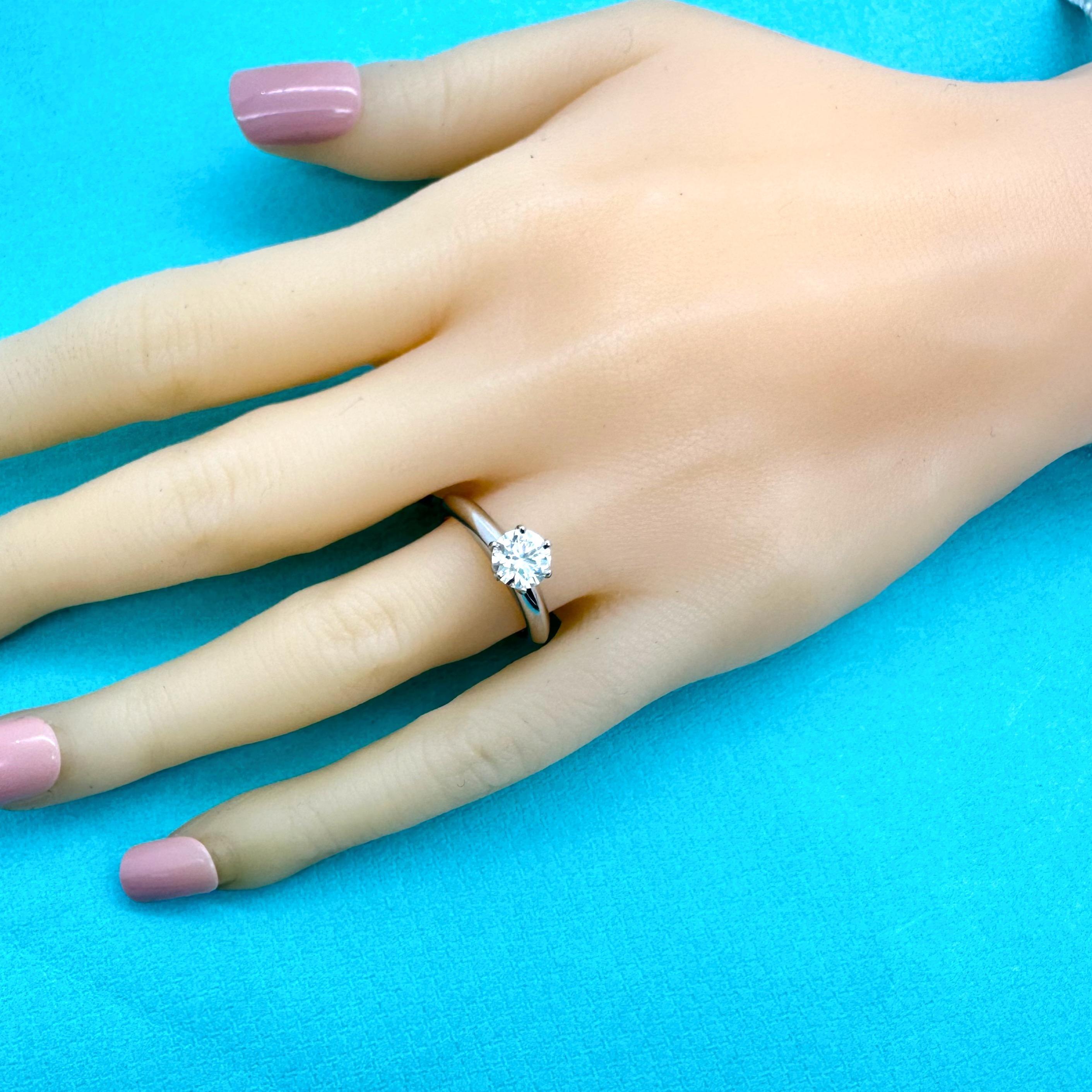 Women's TIFFANY & CO Round Brilliant Diamond 0.75 cts I VS1 Platinum Engagement Ring For Sale