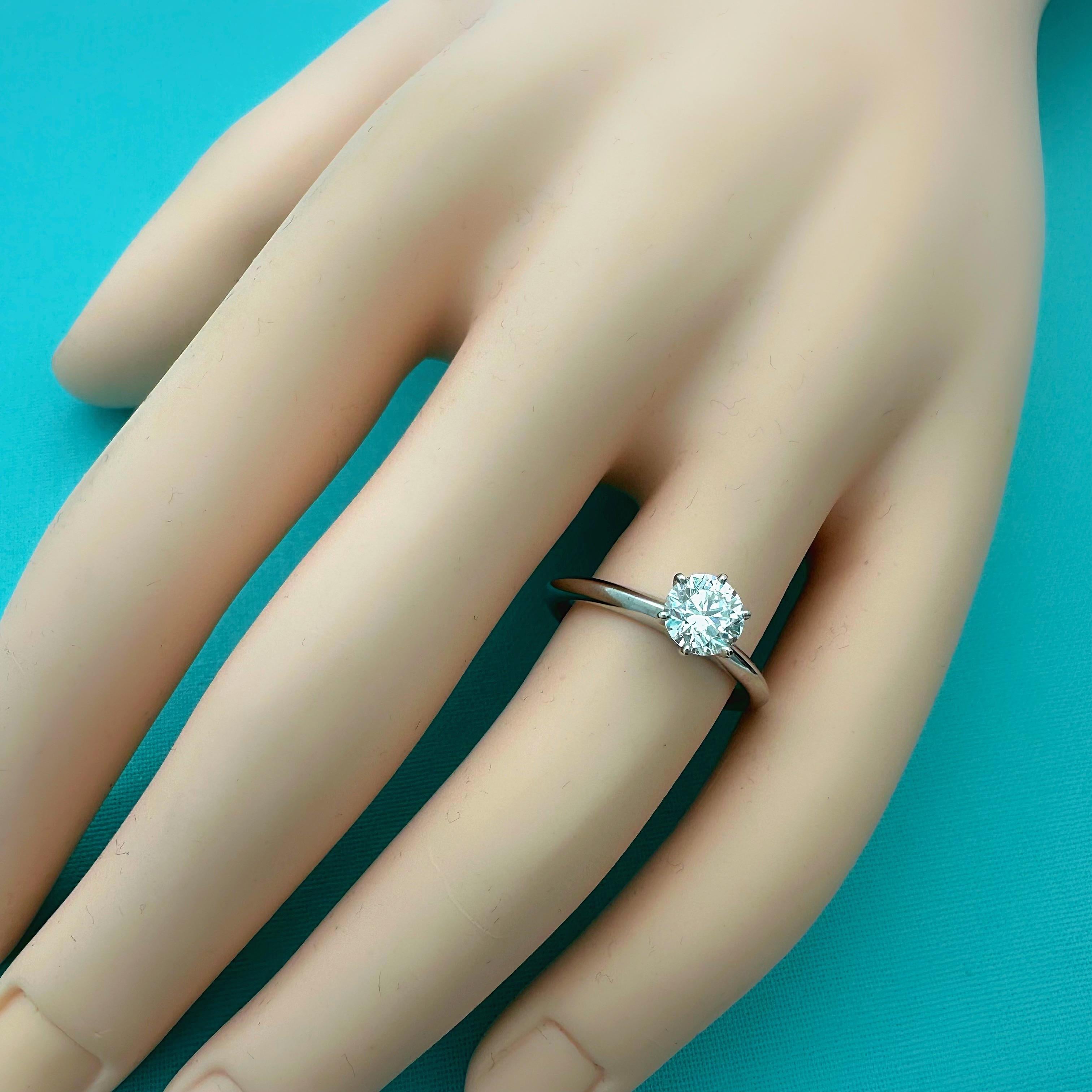 Tiffany & Co. Round Brilliant Diamond 0.80 cts H VS1 Engagement Ring in Platinum For Sale 12
