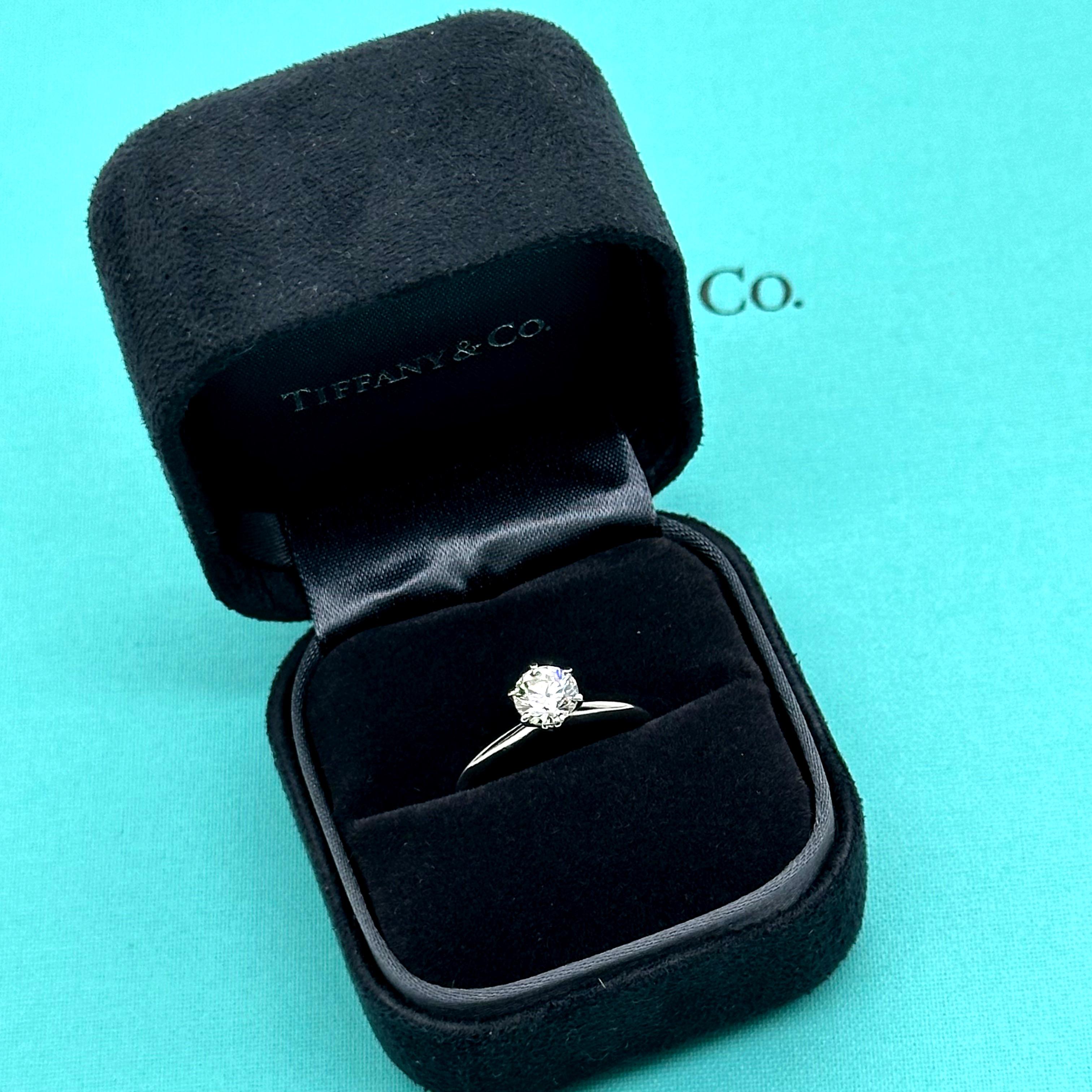 Tiffany & Co. Round Brilliant Diamond 0.80 cts H VS2 Solitaire Engagement Ring For Sale 7