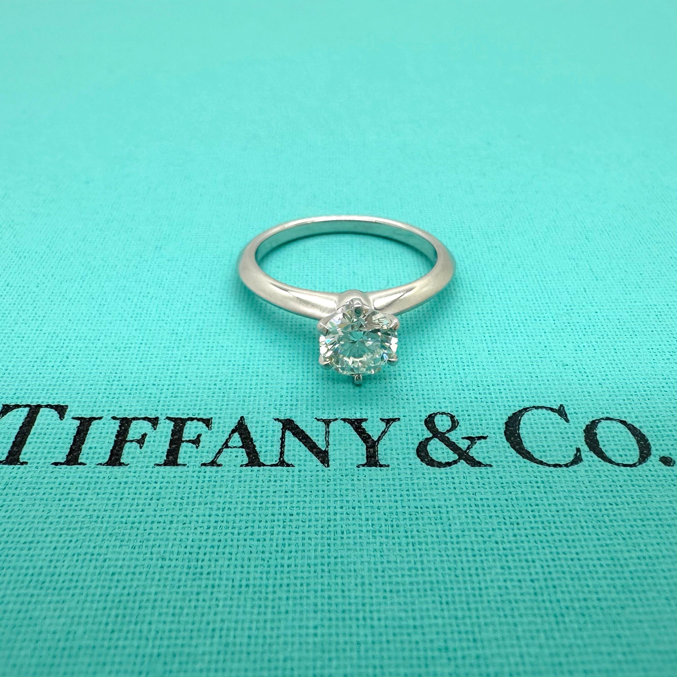 Tiffany & Co. Round Brilliant Diamond 0.80 cts H VS2 Solitaire Engagement Ring For Sale 9