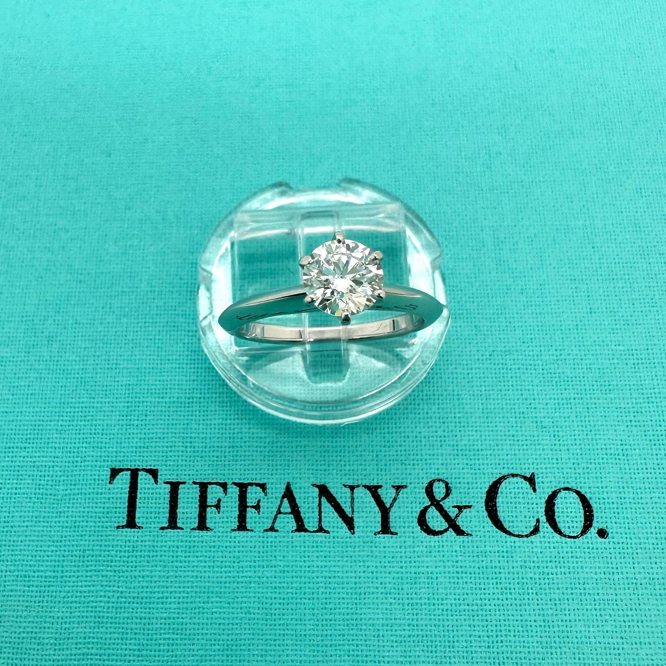 Round Cut Tiffany & Co. Round Brilliant Diamond 0.80 cts H VS2 Solitaire Engagement Ring For Sale