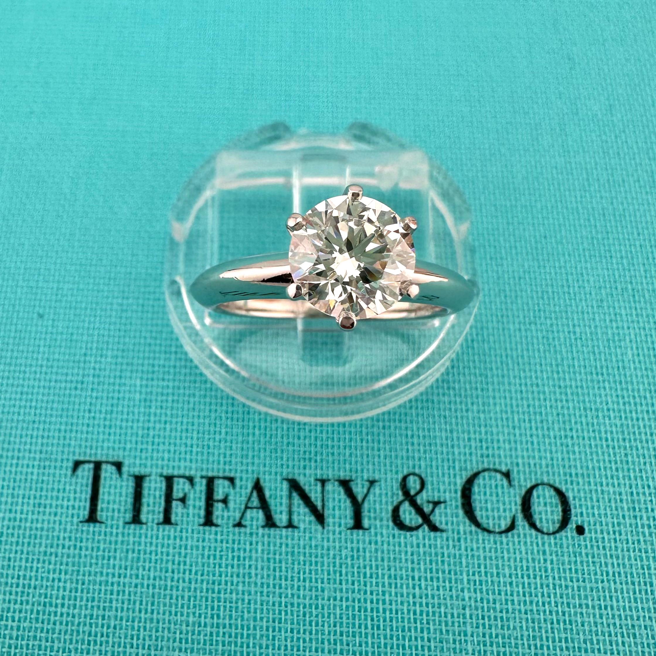 Tiffany & Co. Round Brilliant Diamond 1.22 cts I VS1 Platinum Engagement Ring For Sale 5