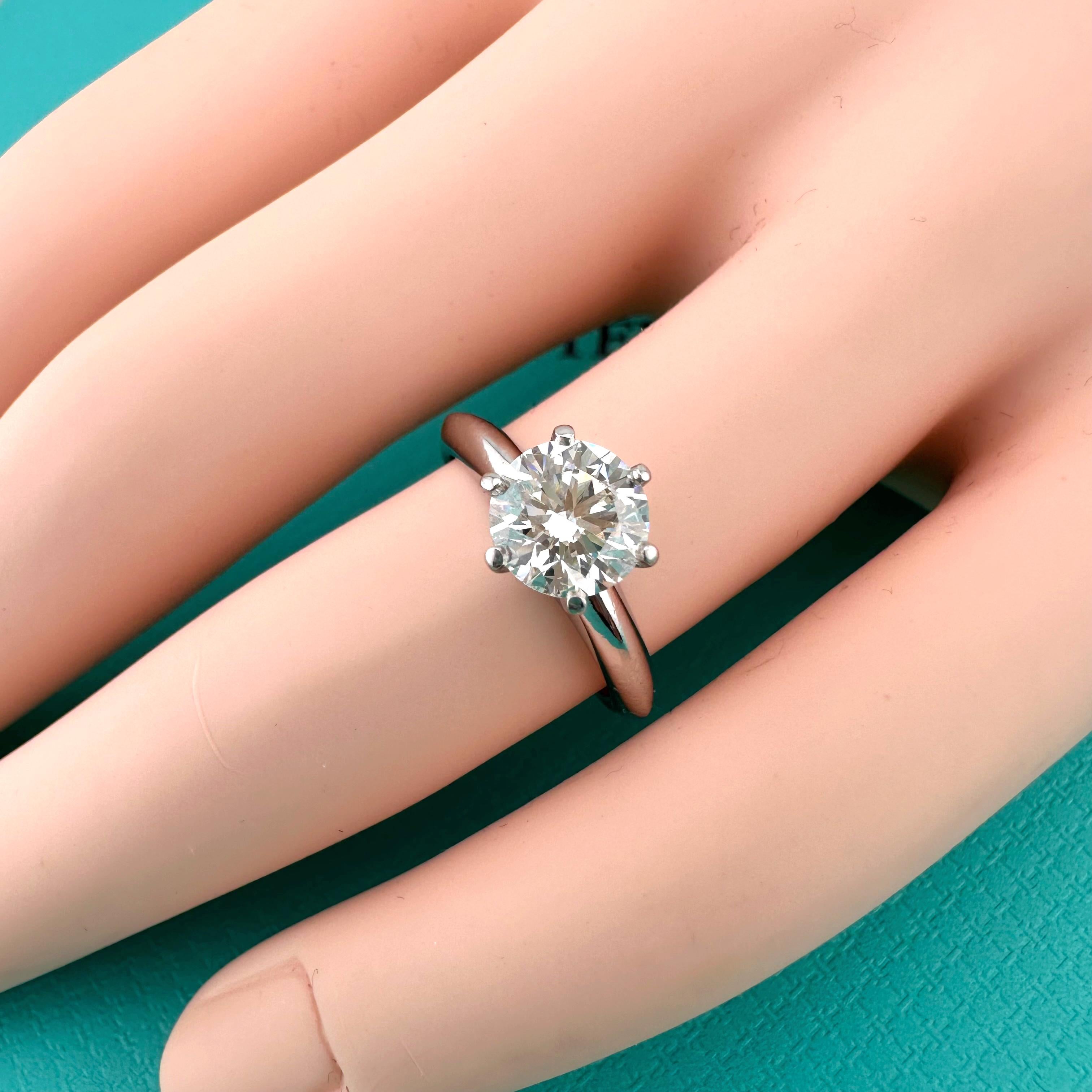Tiffany & Co. Round Brilliant Diamond 1.22 cts I VS1 Platinum Engagement Ring For Sale 8