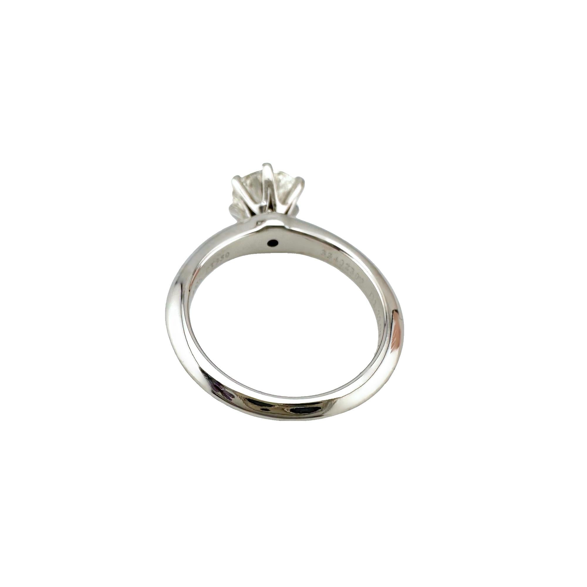 Tiffany & Co. Round Brilliant Diamond 1.22 cts I VS1 Platinum Engagement Ring For Sale 2