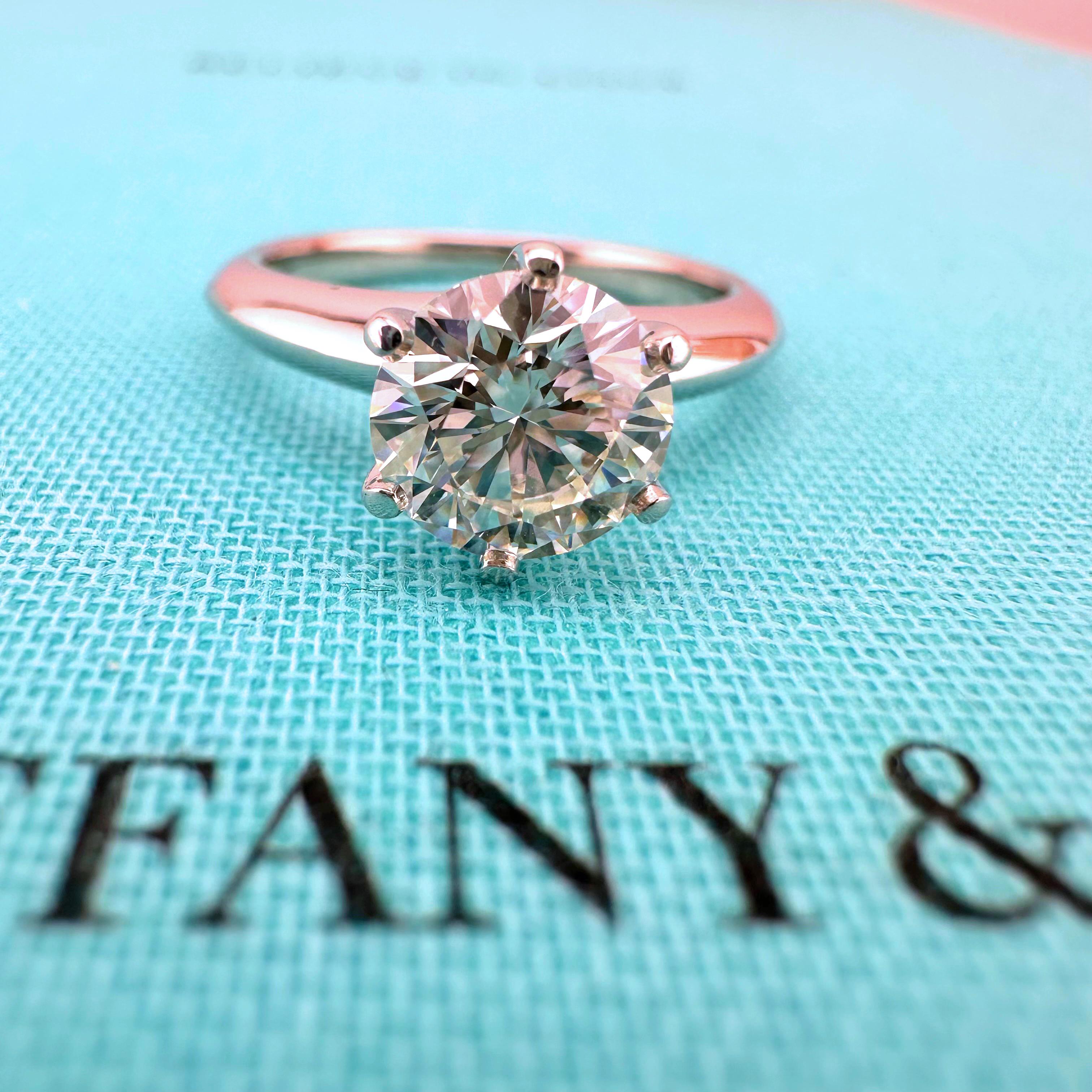 Tiffany & Co. Round Brilliant Diamond 1.22 cts I VS1 Platinum Engagement Ring For Sale 4