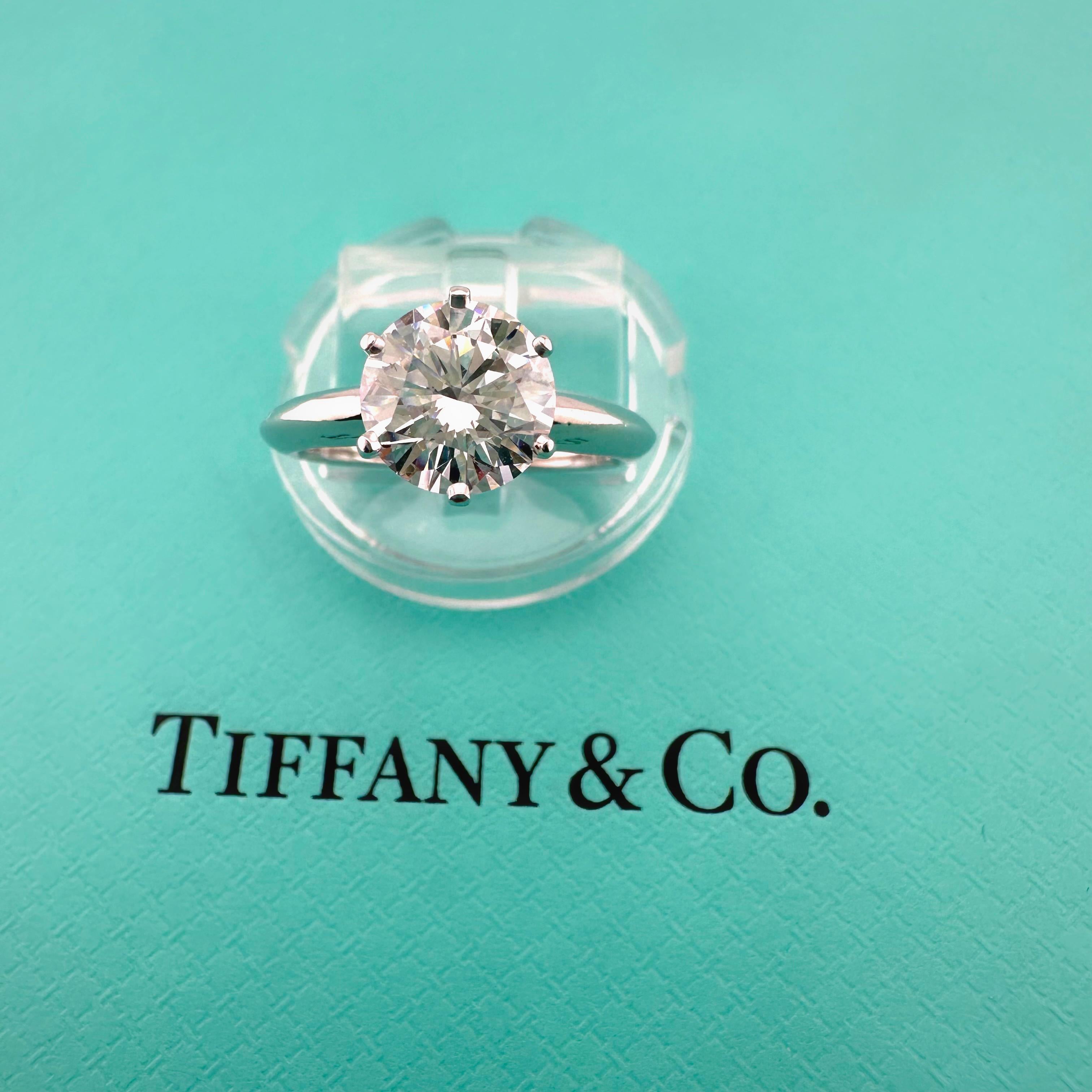 Tiffany & Co. Anello di fidanzamento con diamante tondo Brilliante 1,60 carati D VS2 PLAT in vendita 3